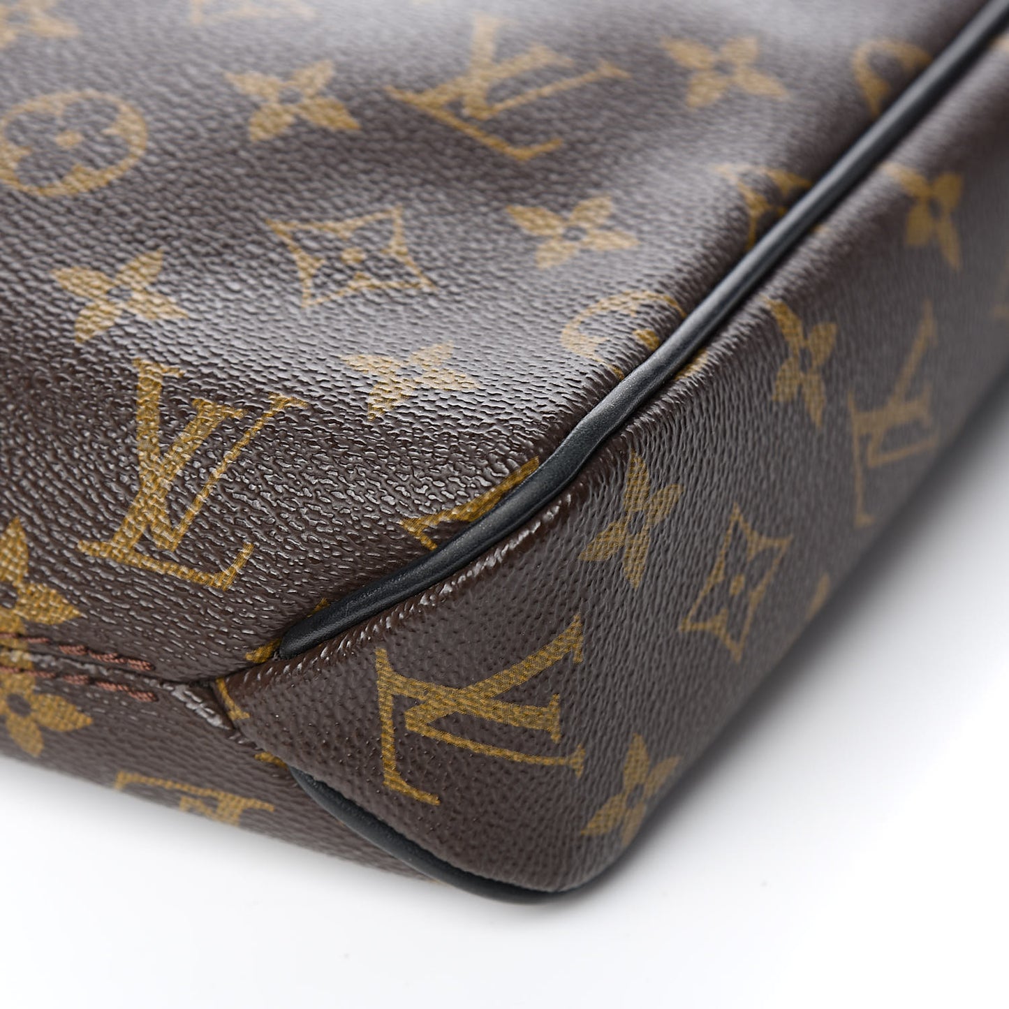 Monogram Macassar District PM