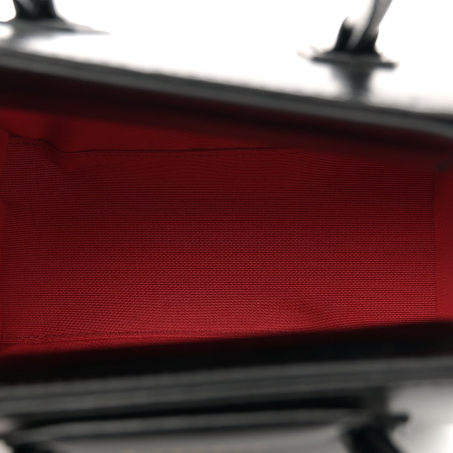 Box Calfskin Toy Antigona Black Red