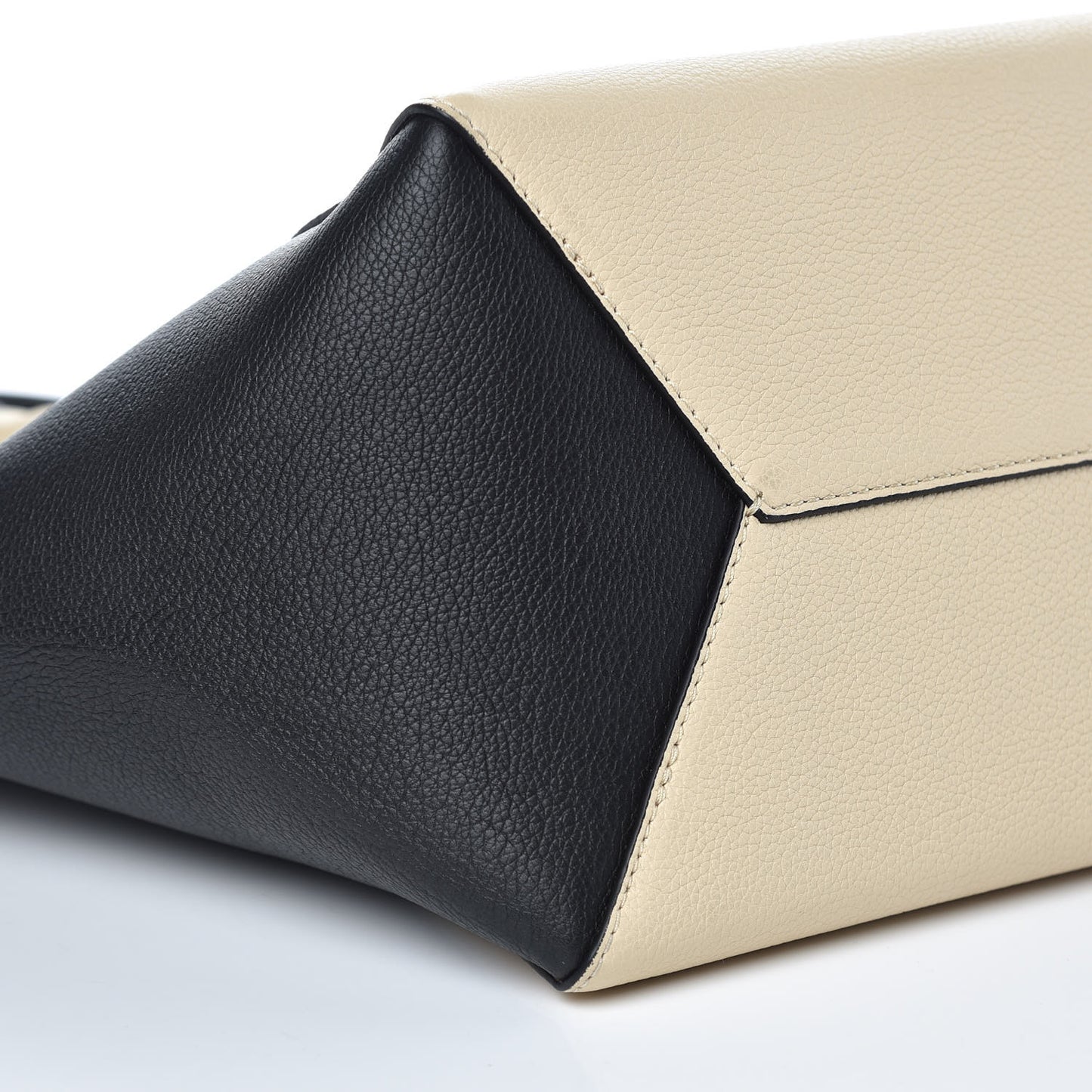 Calfskin Lockme Cabas Vanille Black
