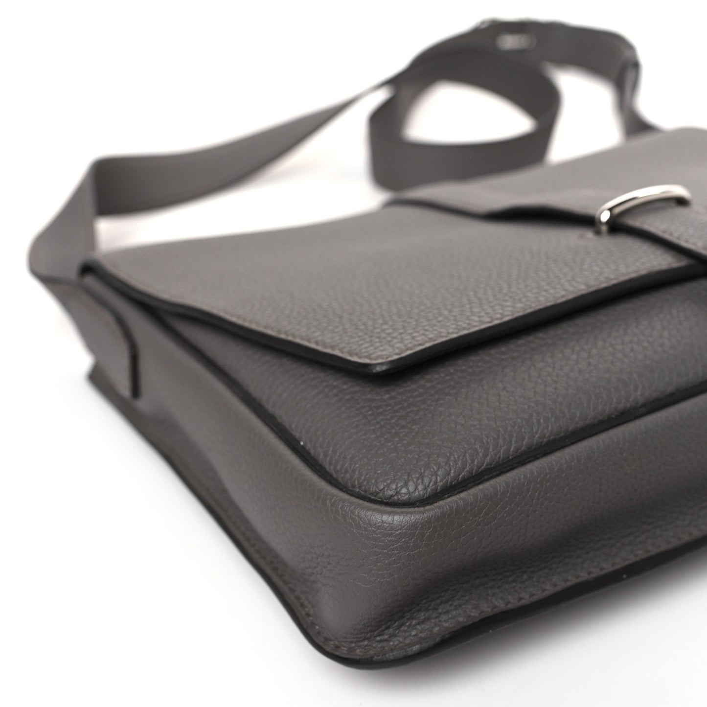 Togo Steve Light Messenger Etain