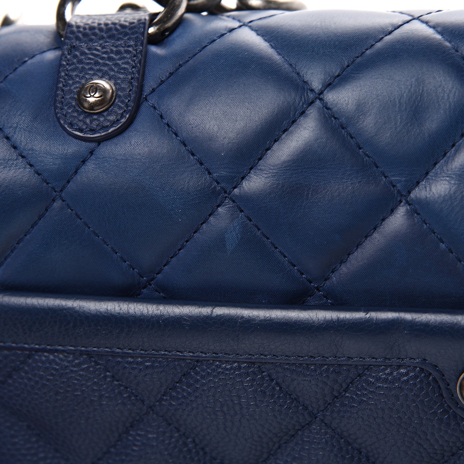 Chanel Caviar Iridescent Calfskin Quilted Medium Daily Carry Messenger Navy 12 of 13