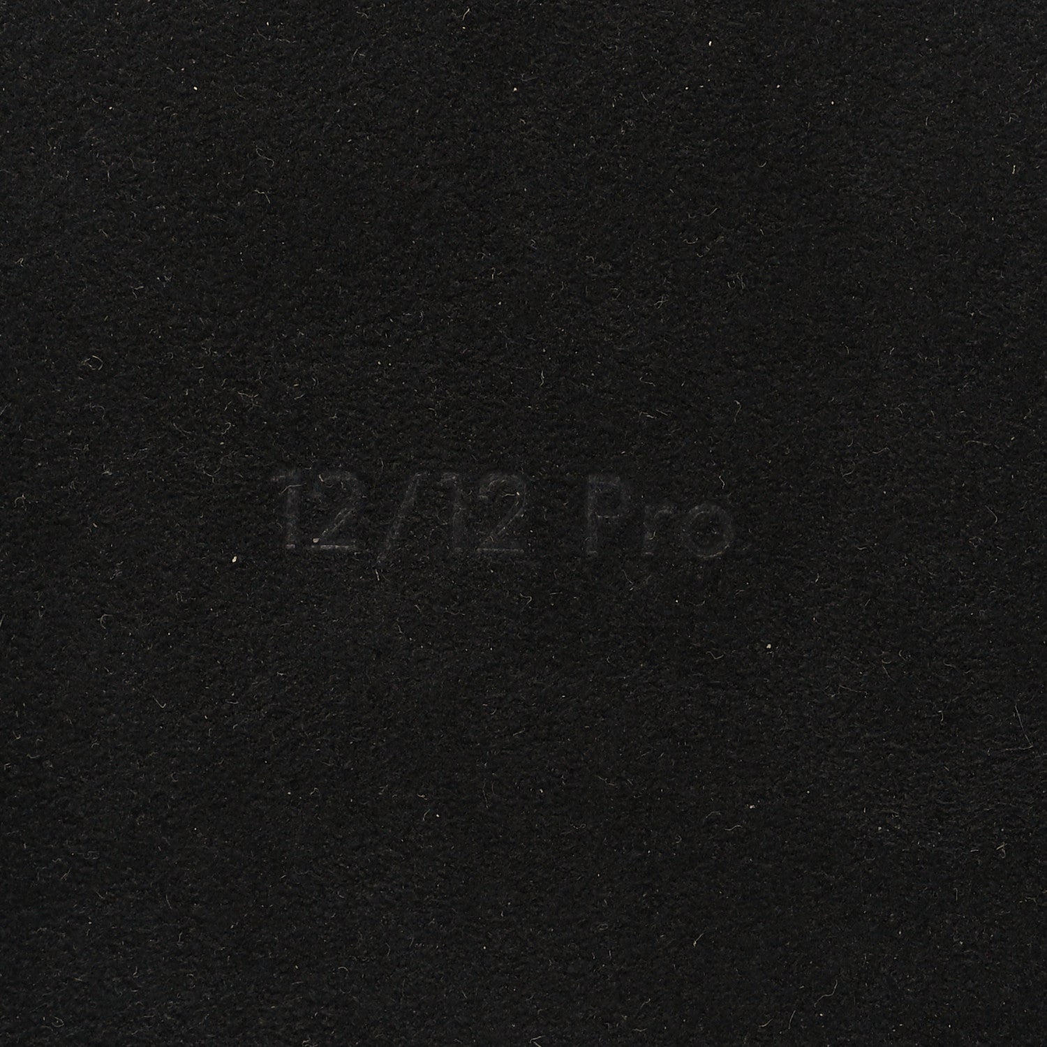 Louis Vuitton Monogram iPhone 12/12 Pro Bumper Black 7 of 8