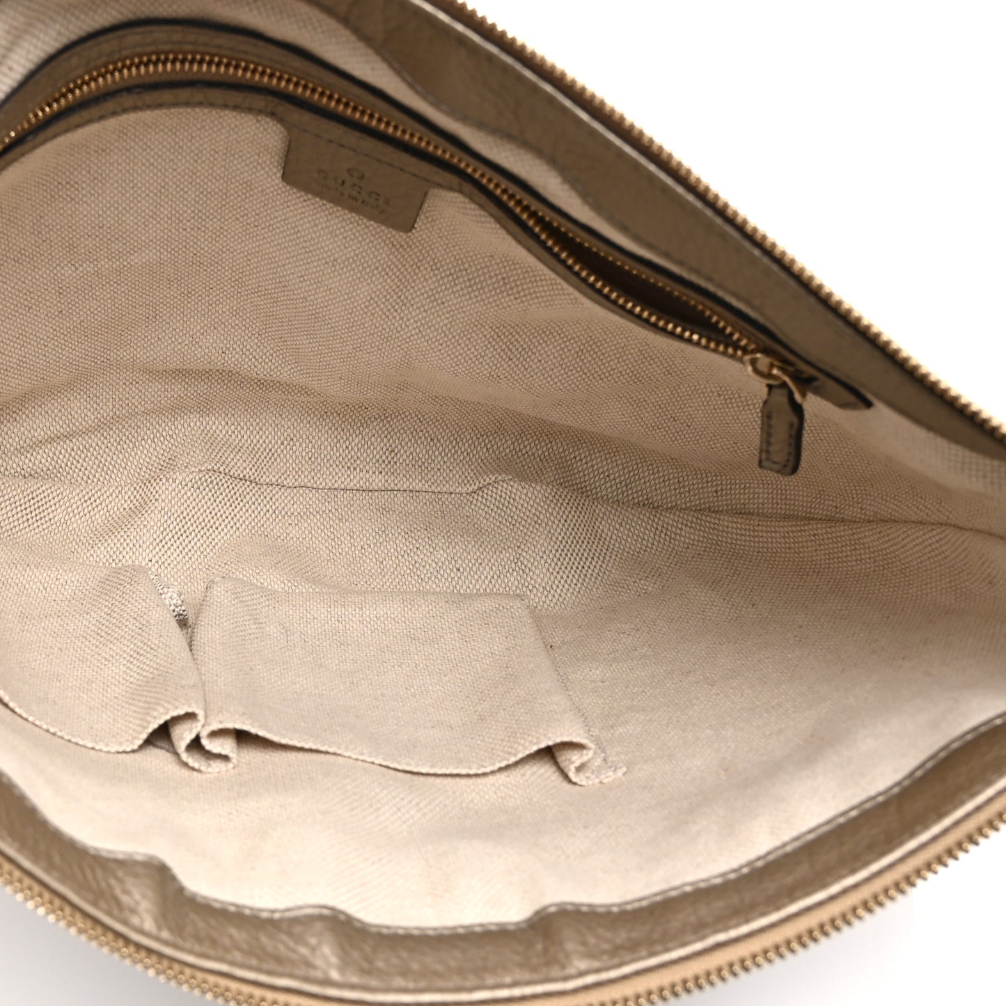 Pebbled Calfskin Small Soho Hobo Fango