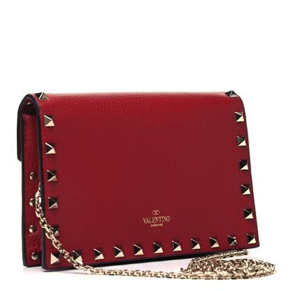 Valentino Garavani Pebbled Calfskin Rockstud Envelope Wallet on Chain Rubino 2 of 7