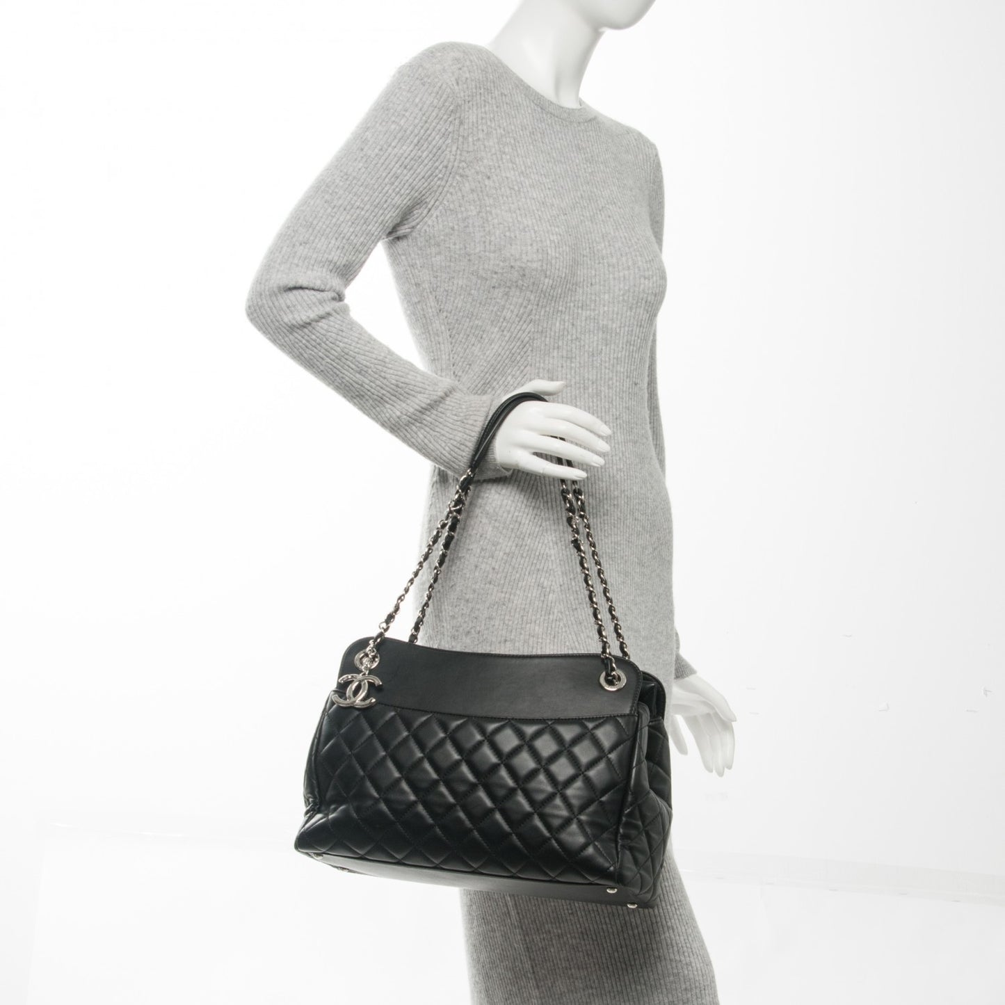 Lambskin Quilted 7 Large Tote Black