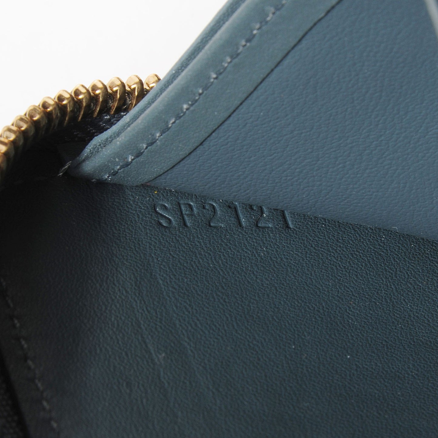 Vernis Zippy Wallet Givre