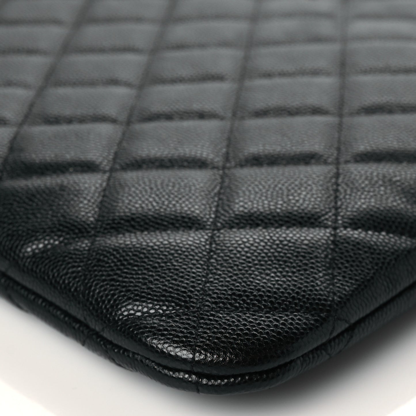 Caviar Quilted Medium Cosmetic Case Black