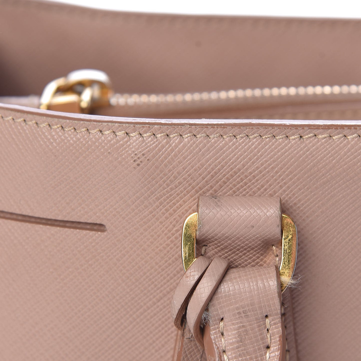 Saffiano Lux Medium Tote Cammeo