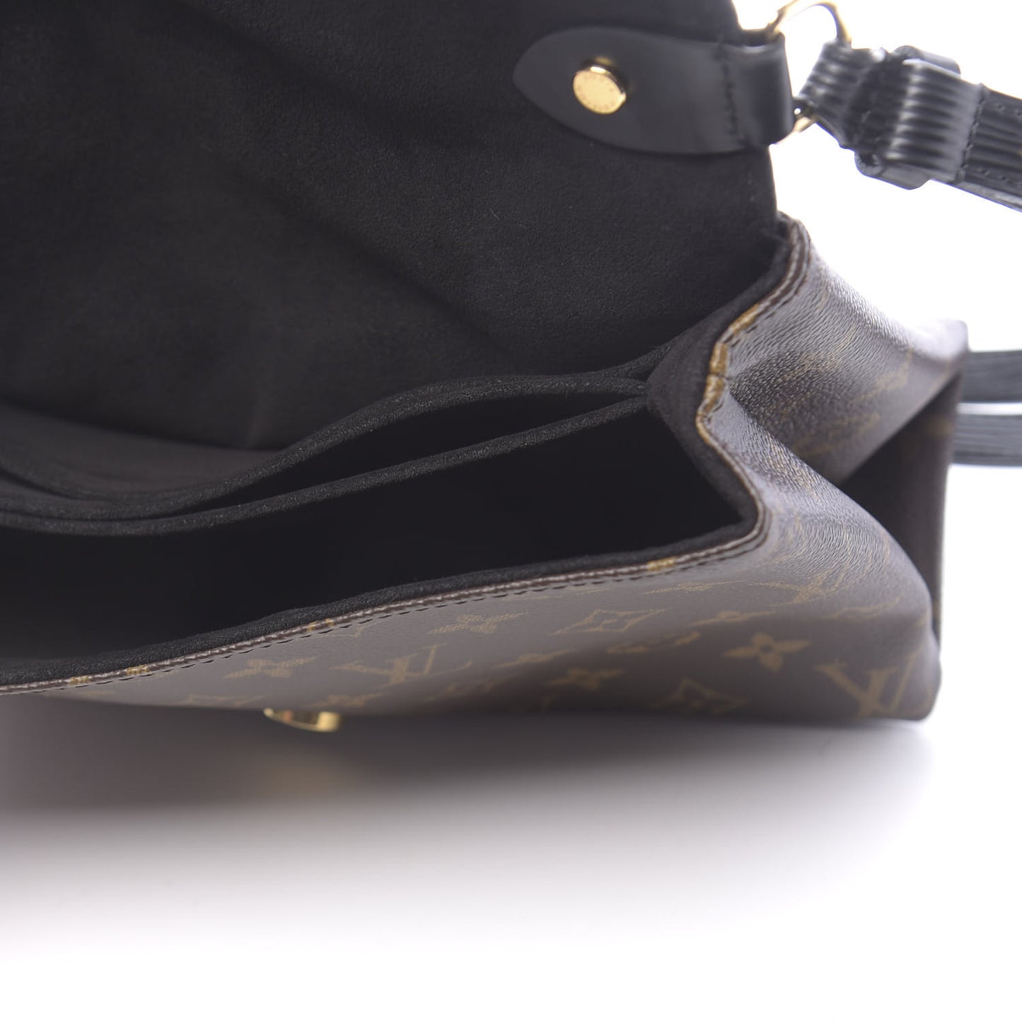 Epi Monogram Saint Michel Black