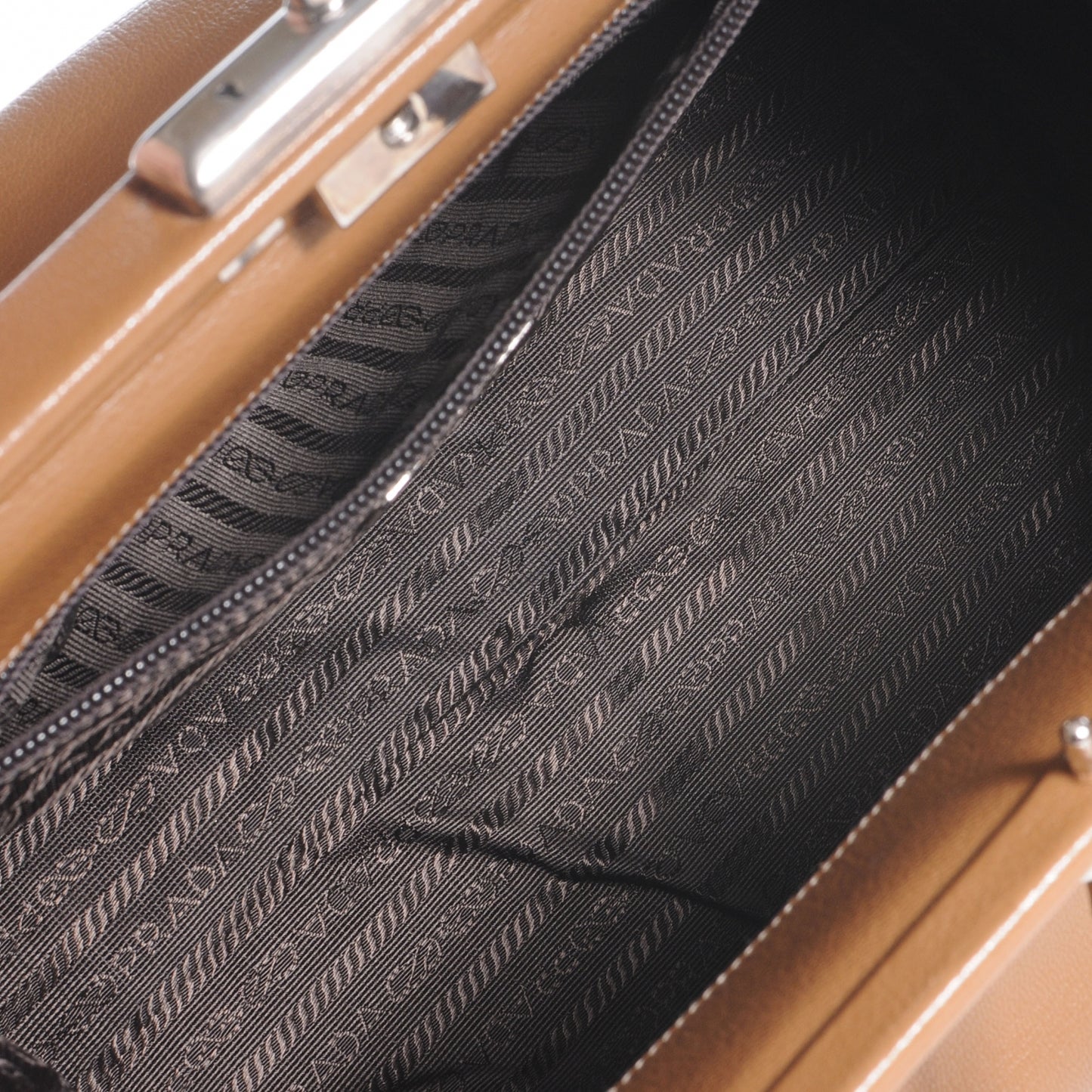 Goatskin Cerniera Doctor Bag Beige