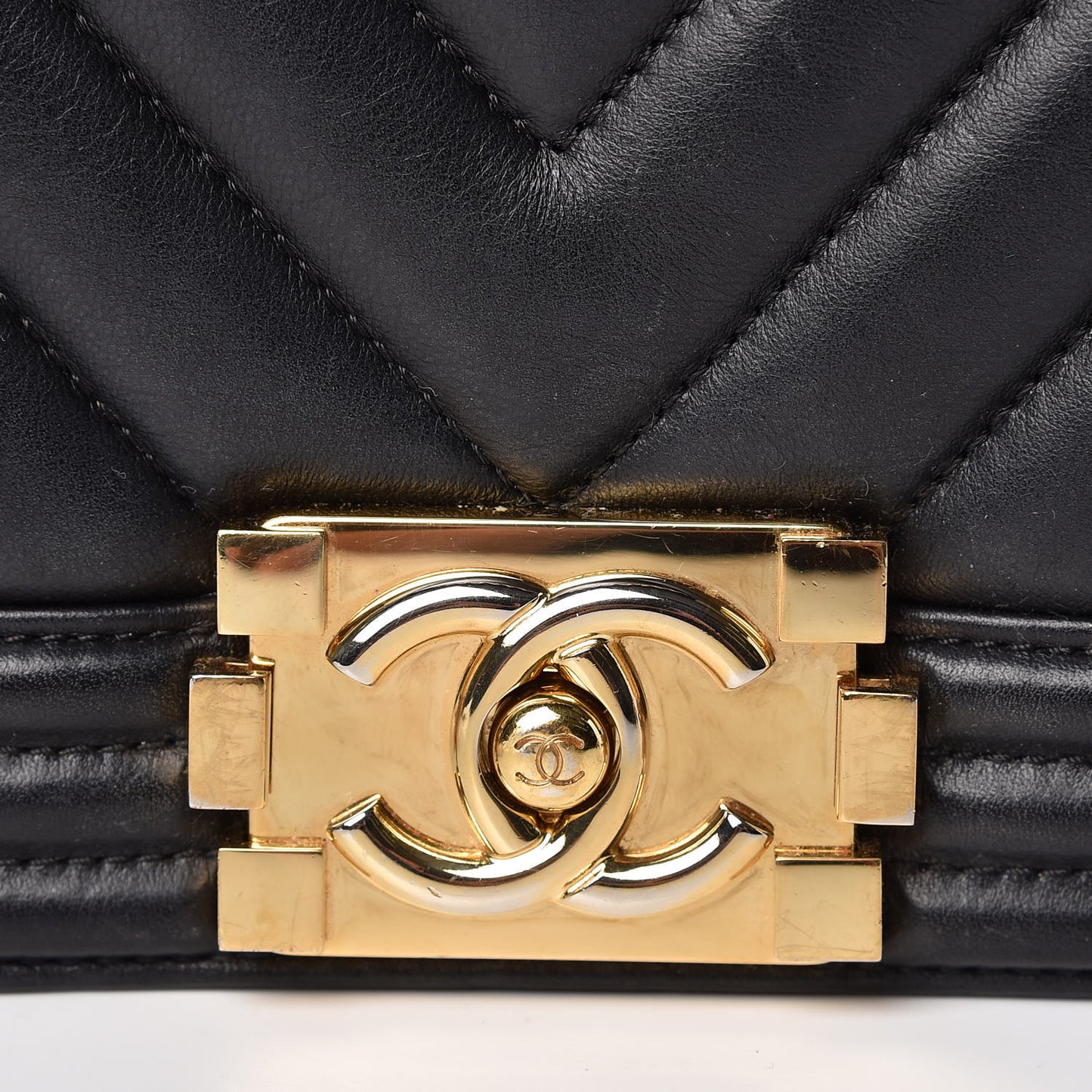 Lambskin Chevron Medium Boy Flap Black