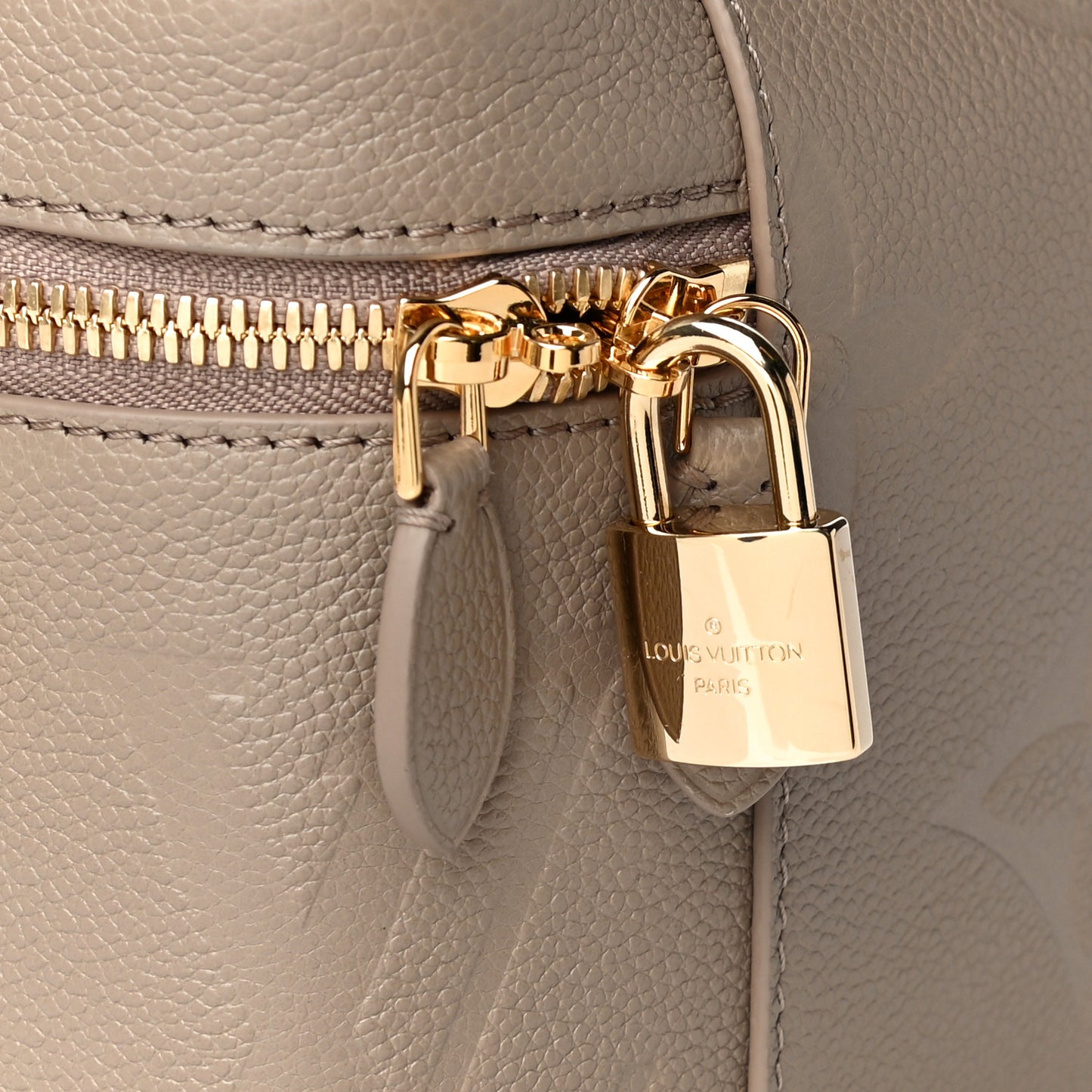 Empreinte Monogram Giant Vanity PM Tourterelle