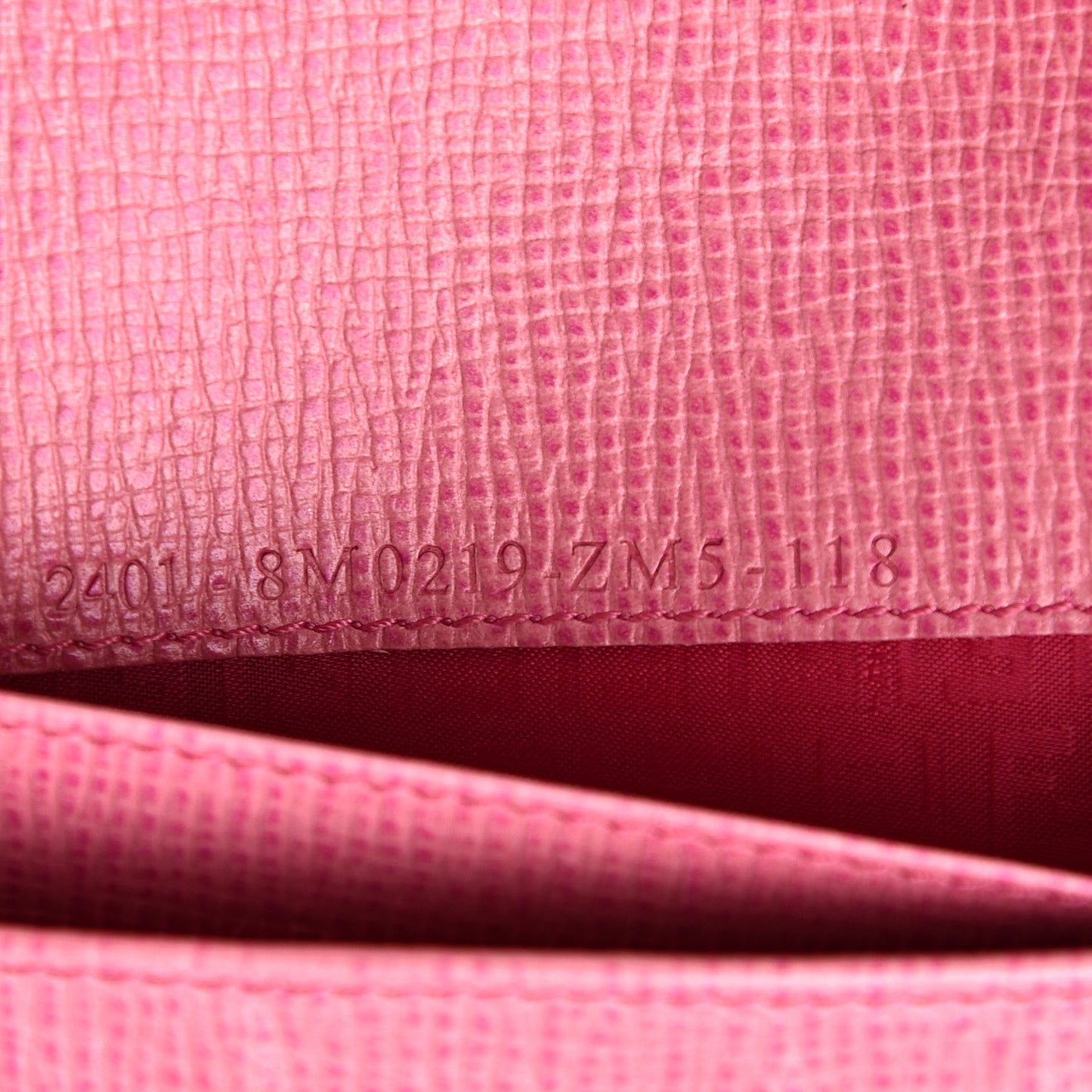 Zucca Spalmati Vitello Elite Chain Clutch Tobacco Fuxia Fragola