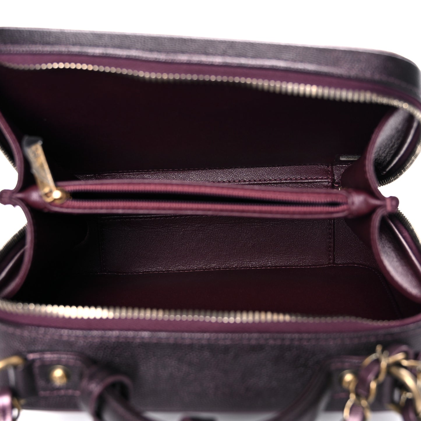 Iridescent Caviar Quilted Medium CC Filigree Vanity Case Burgundy