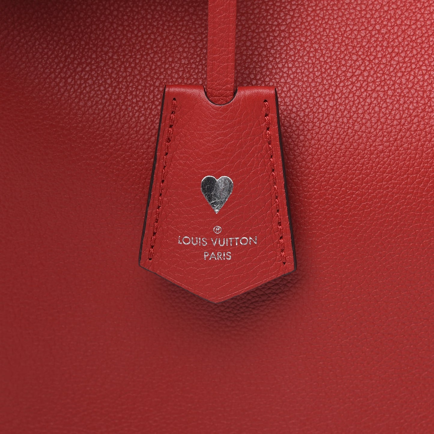 Calfskin Lockme Bucket Rubis