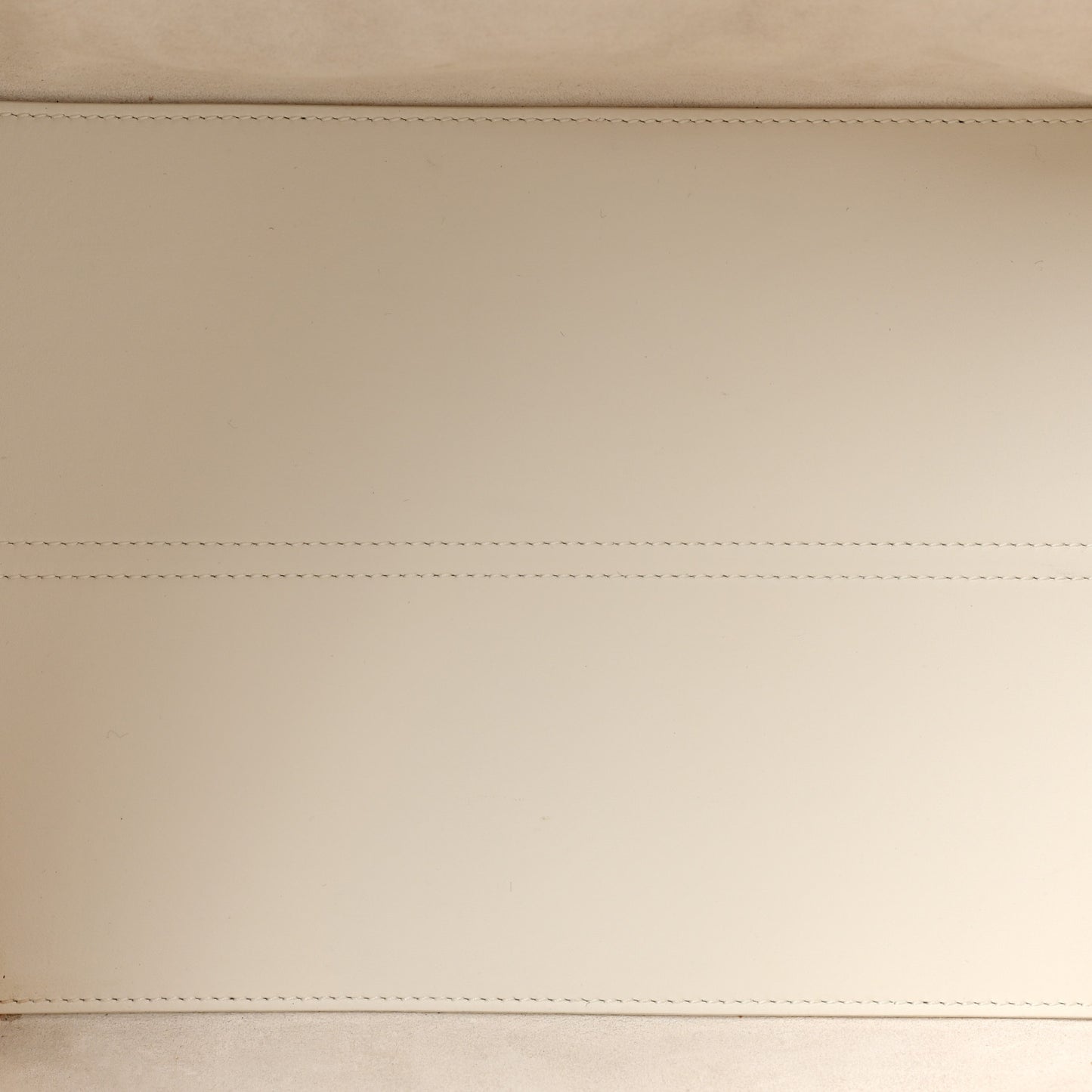 Calfskin Macrocannage Medium Toujours White White