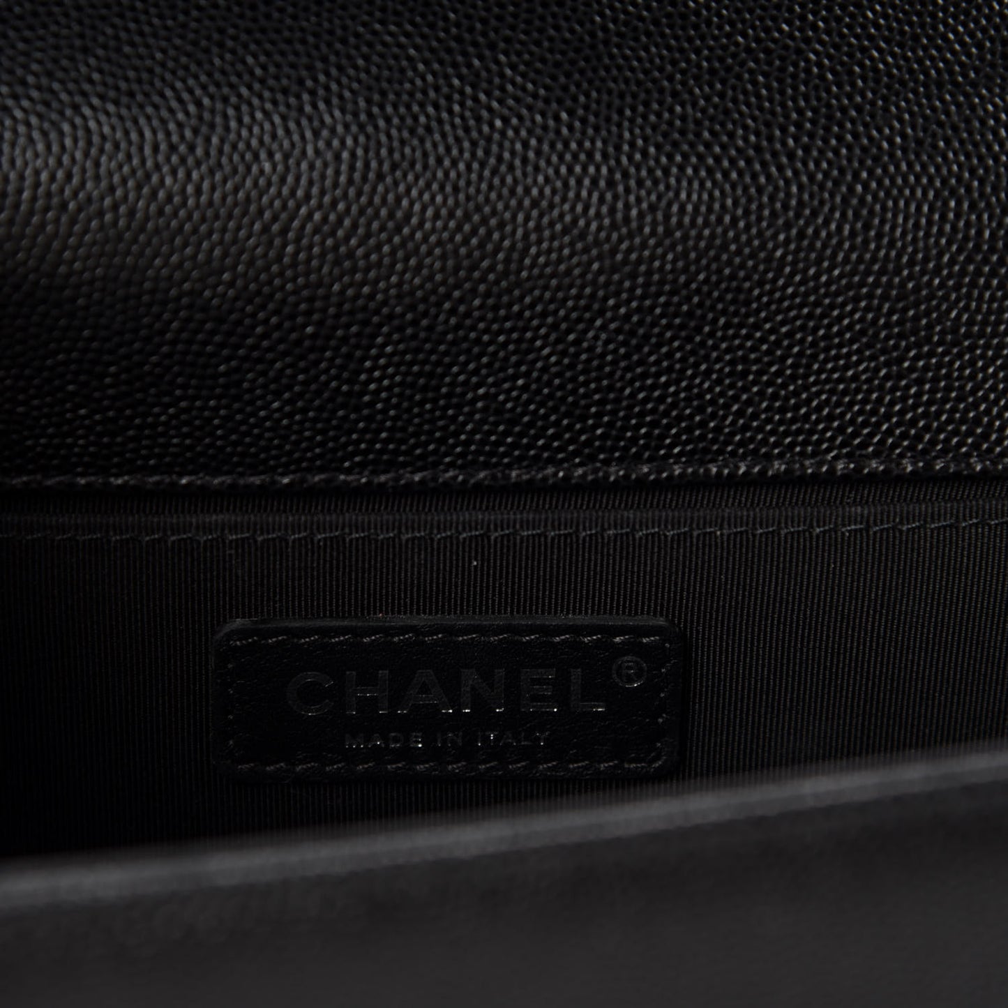 Caviar Quilted Medium Boy Flap Black