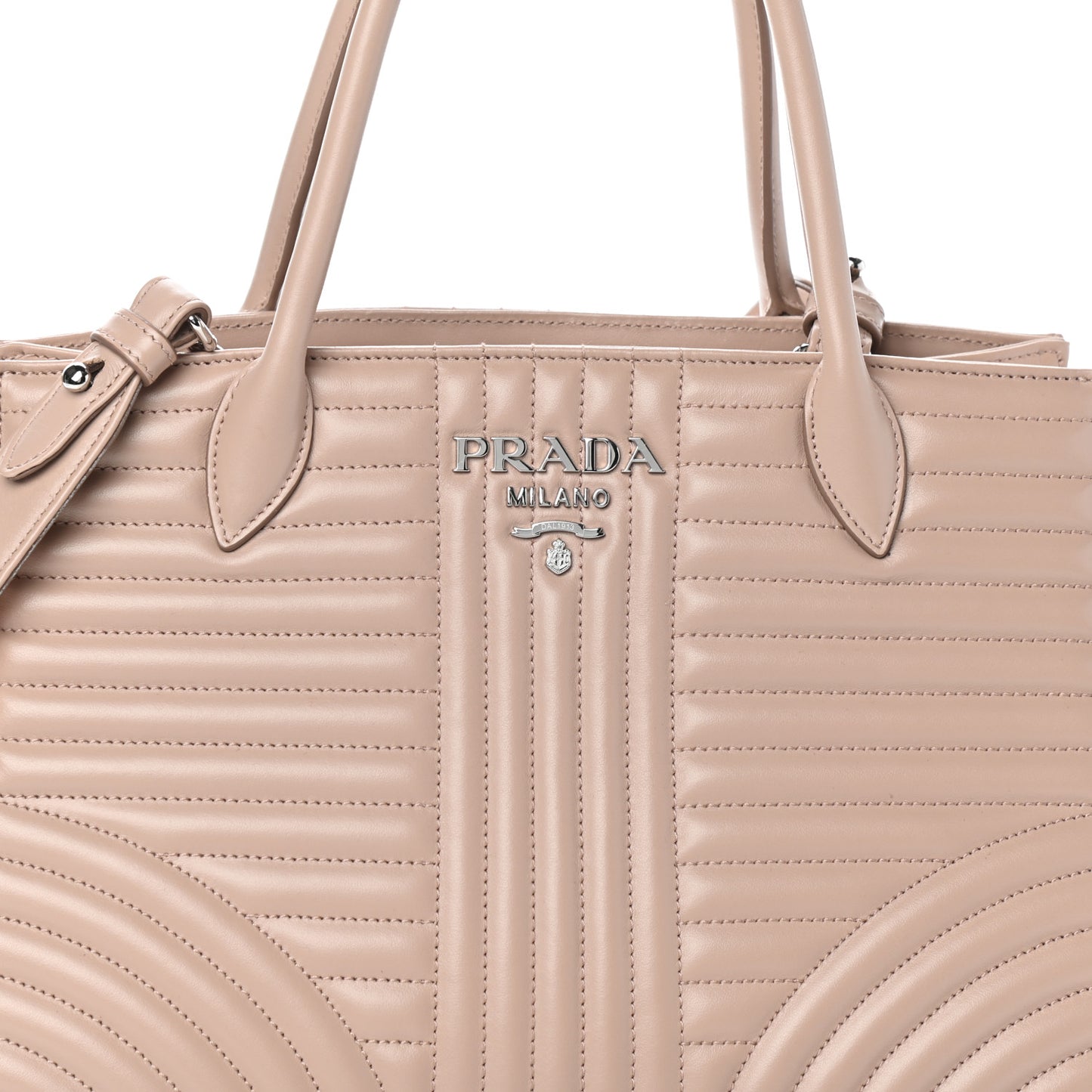 Soft Calfskin Impunture Diagramme Tote Cipria