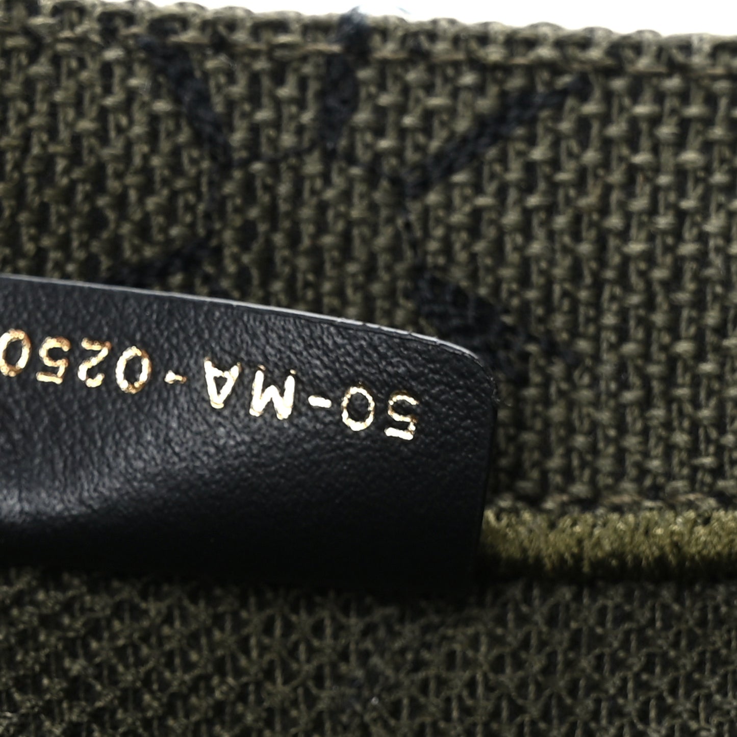 Canvas Embroidered Graffiti Book Tote Vert