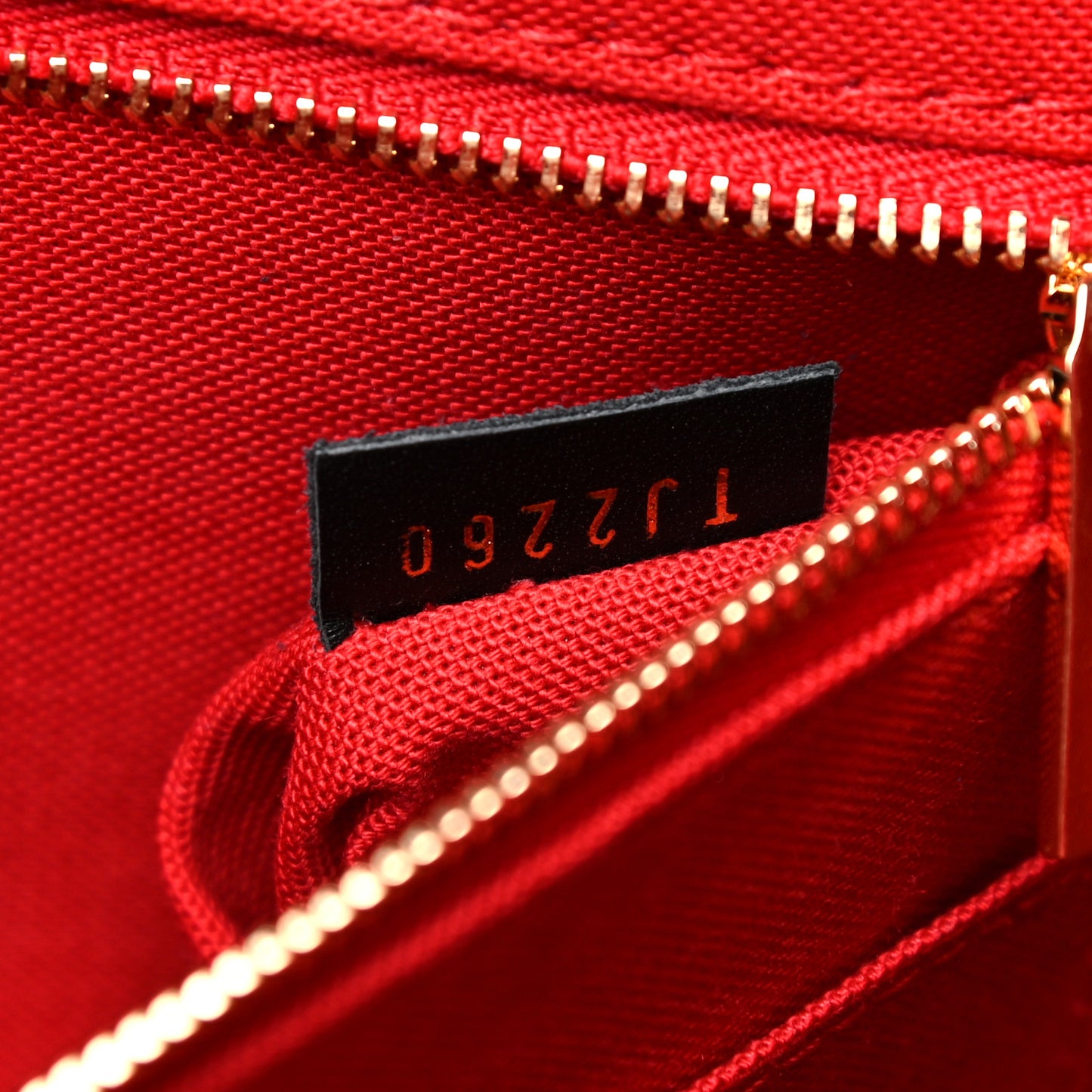 Reverse Monogram Giant Onthego MM