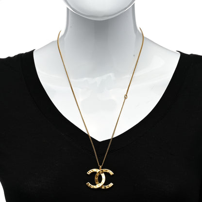 Chanel Metal CC Paris Button Necklace Gold 2 of 6
