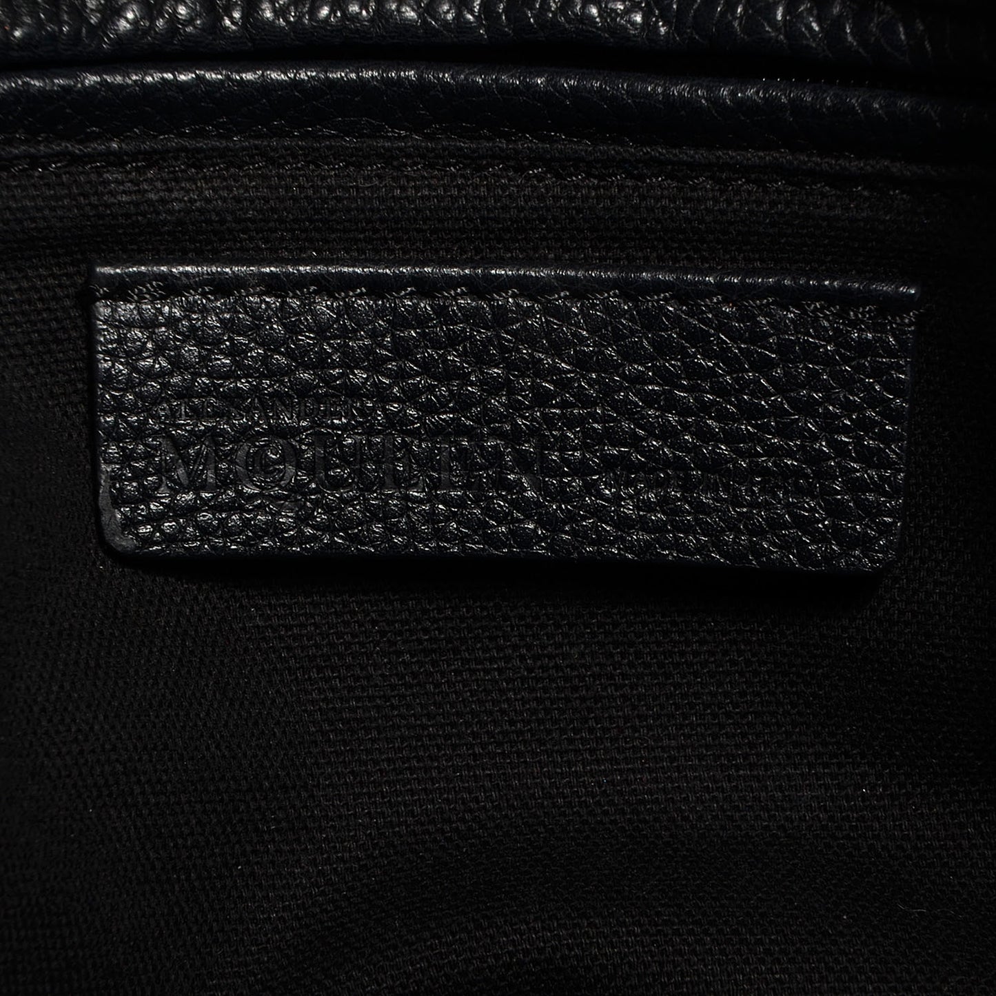 Pebbled Calfskin Small Skull Padlock Zip Around Tote Black