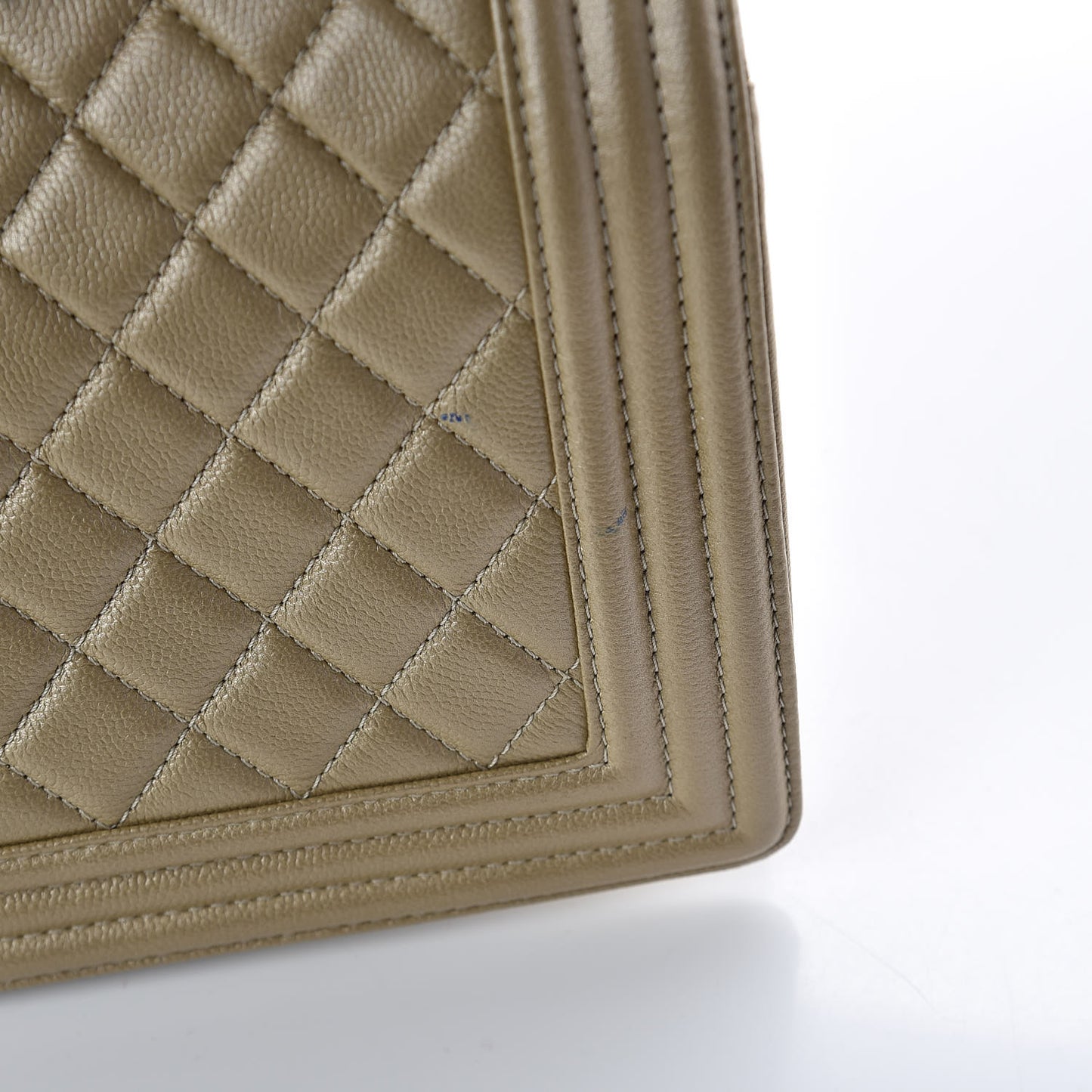 Pearly Caviar Quilted Medium Boy Flap Light Gold