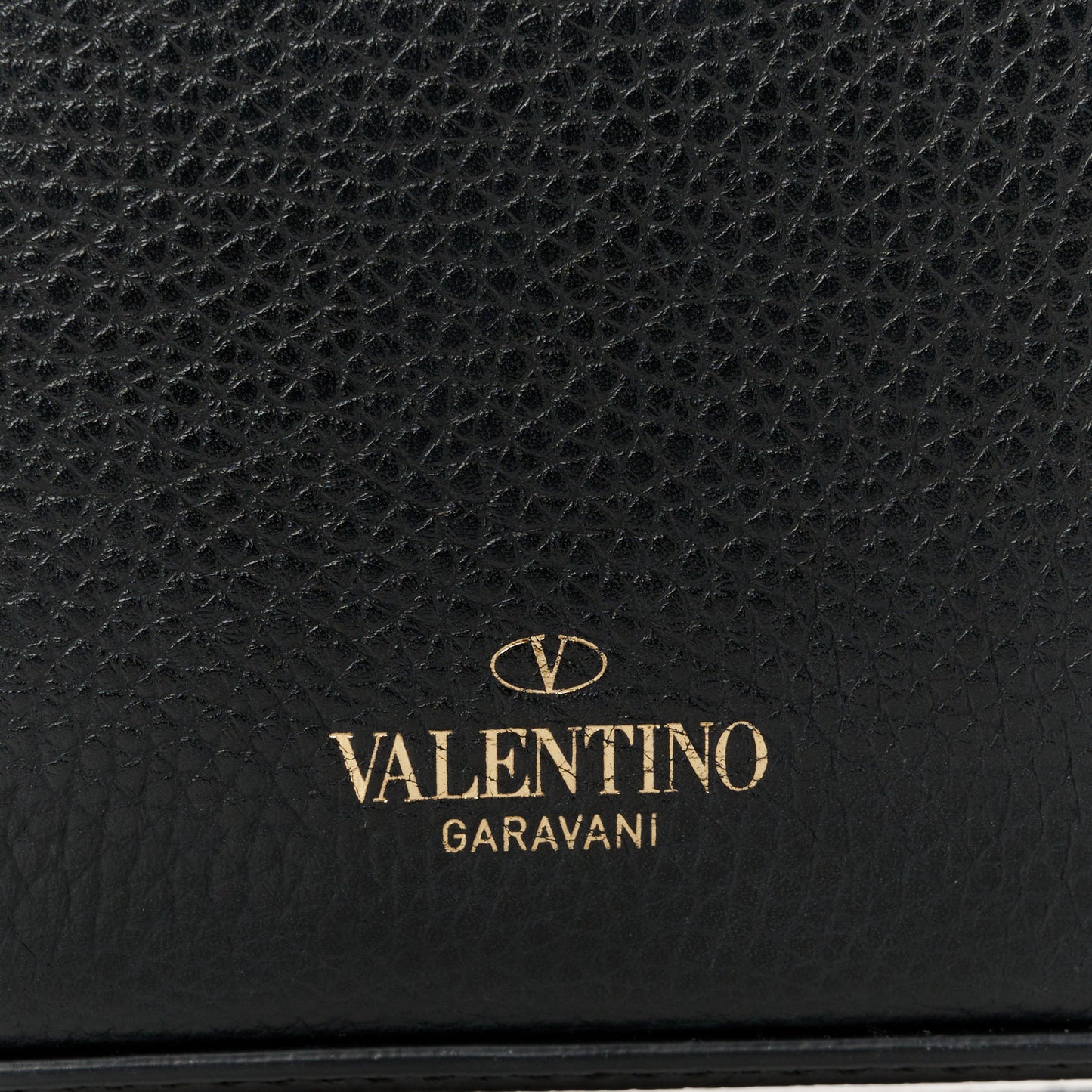 Pebbled Calfskin Medium Rockstud Flip Lock Crossbody Bag Black