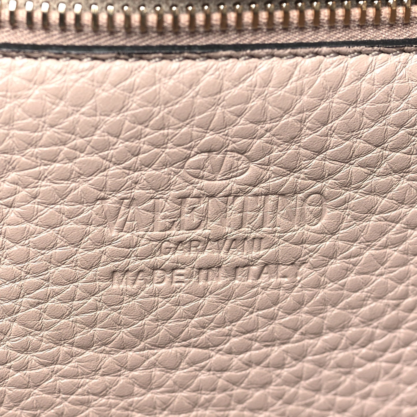 Pebbled Calfskin Mini Rockstud Flip-Lock Messenger Bag Poudre