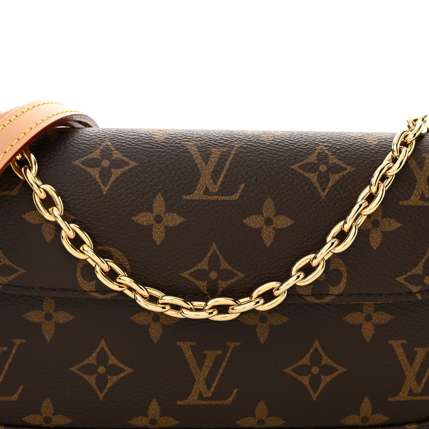 Monogram Ivy Wallet On Chain