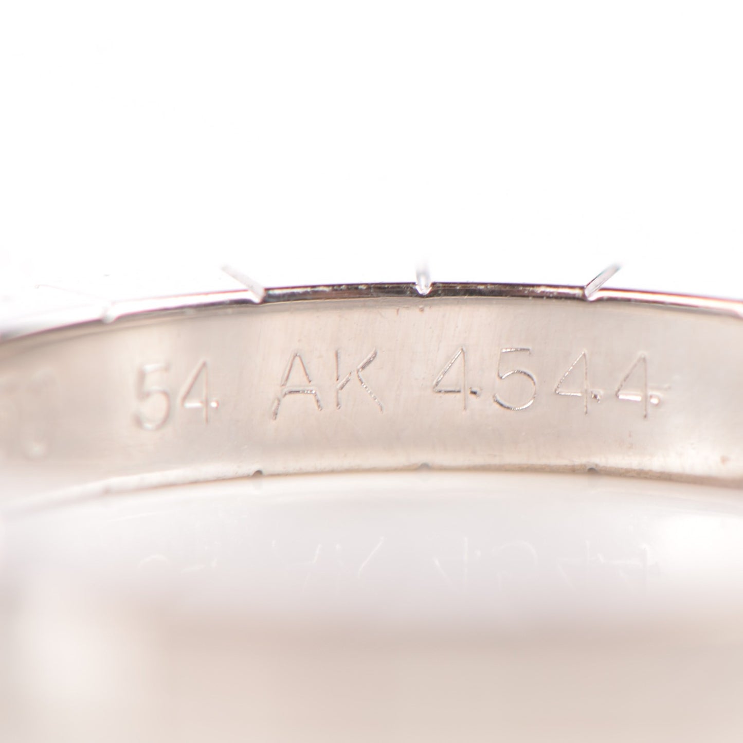 18K White Gold Lanieres Ring 55 7.25