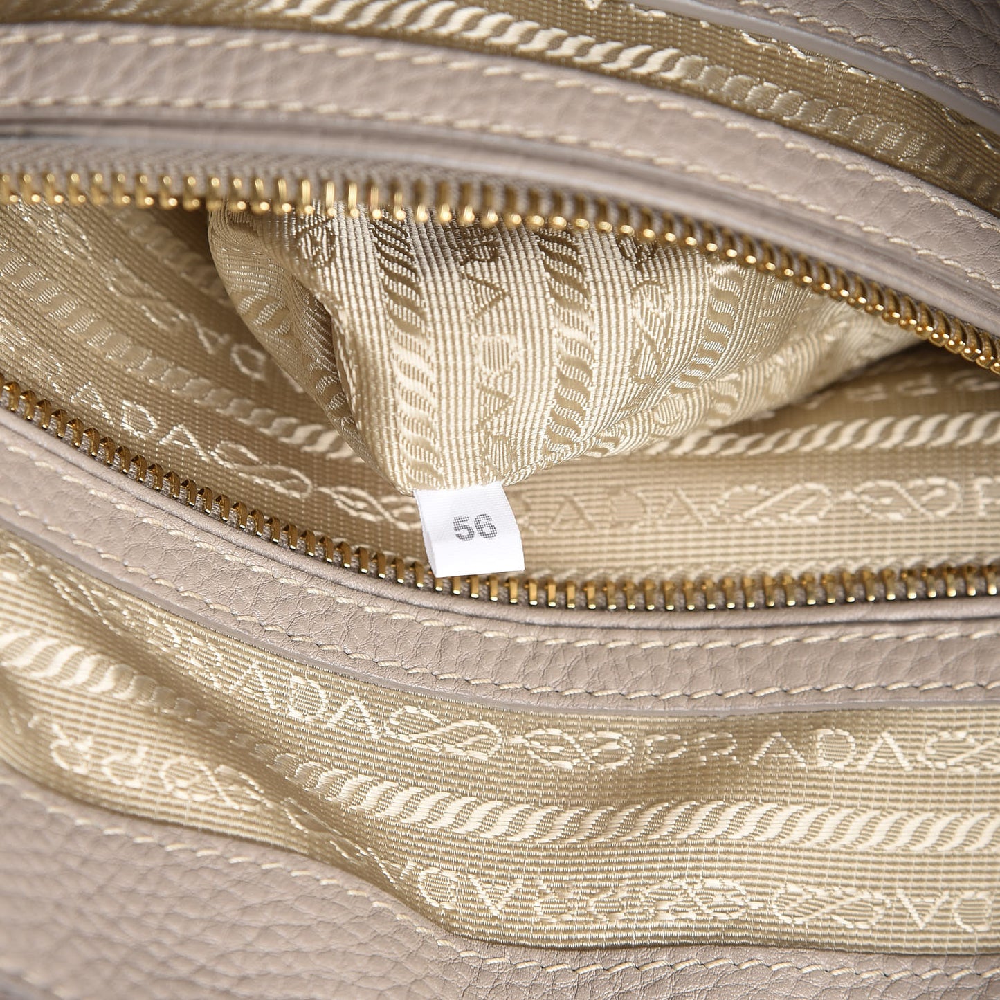 Vitello Daino Bauletto Tote Pomice