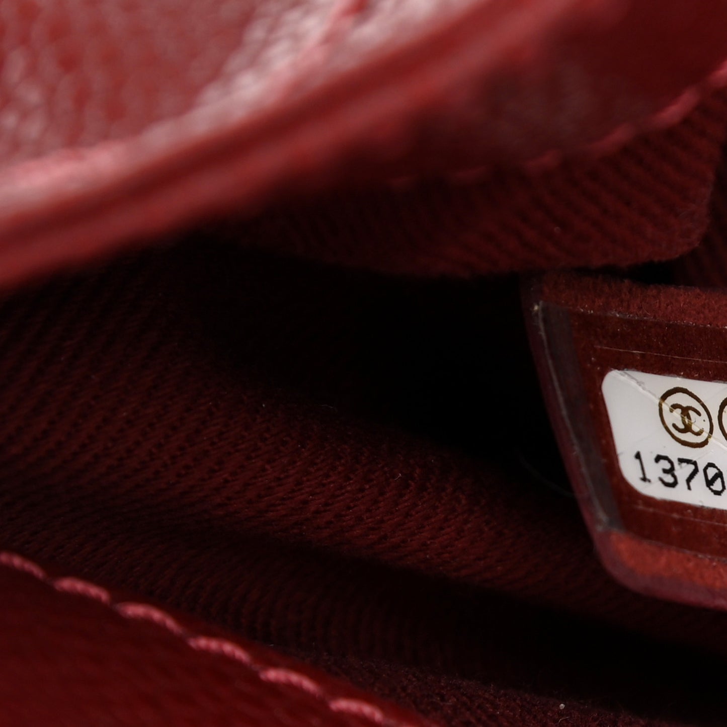 Caviar 31 CC Shoulder Bag Red