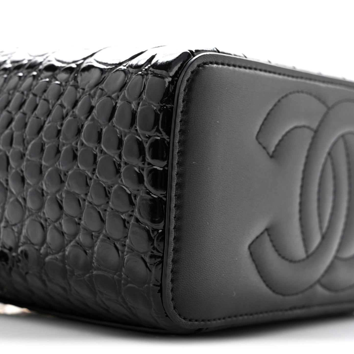 Calfskin Crocodile Embossed Exoticoco Small Top Handle Vanity Case With Chain Black