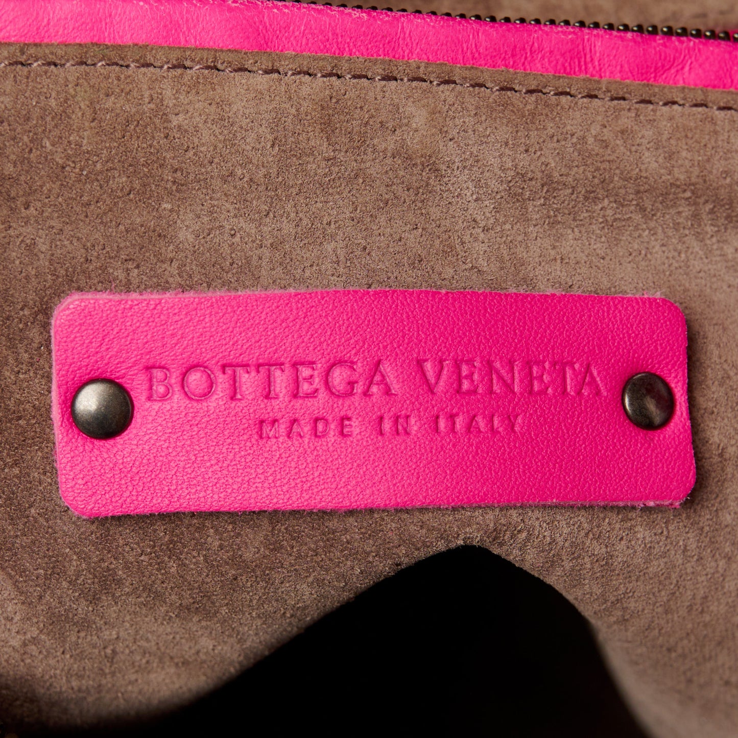 Nappa Intrecciato Medium Veneta Hobo Fuchsia