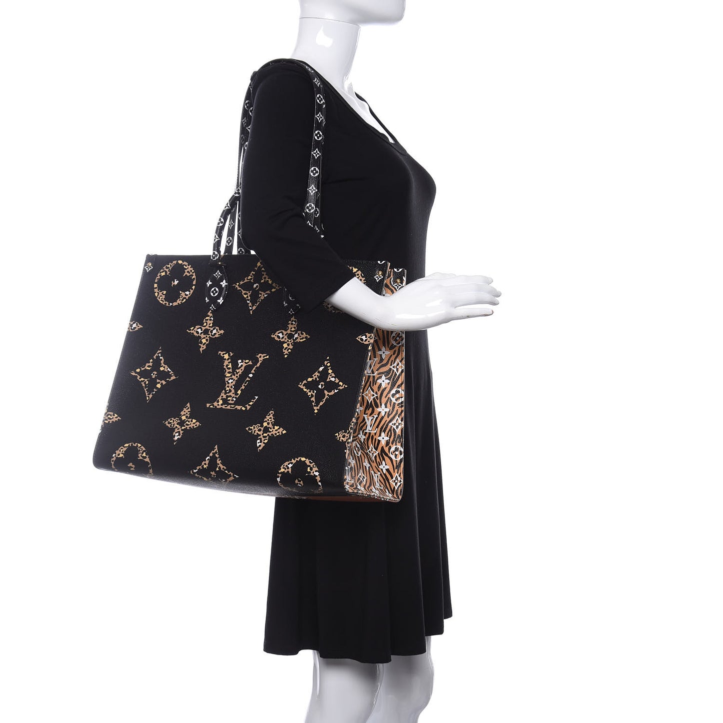 Monogram Giant Jungle Onthego GM Black