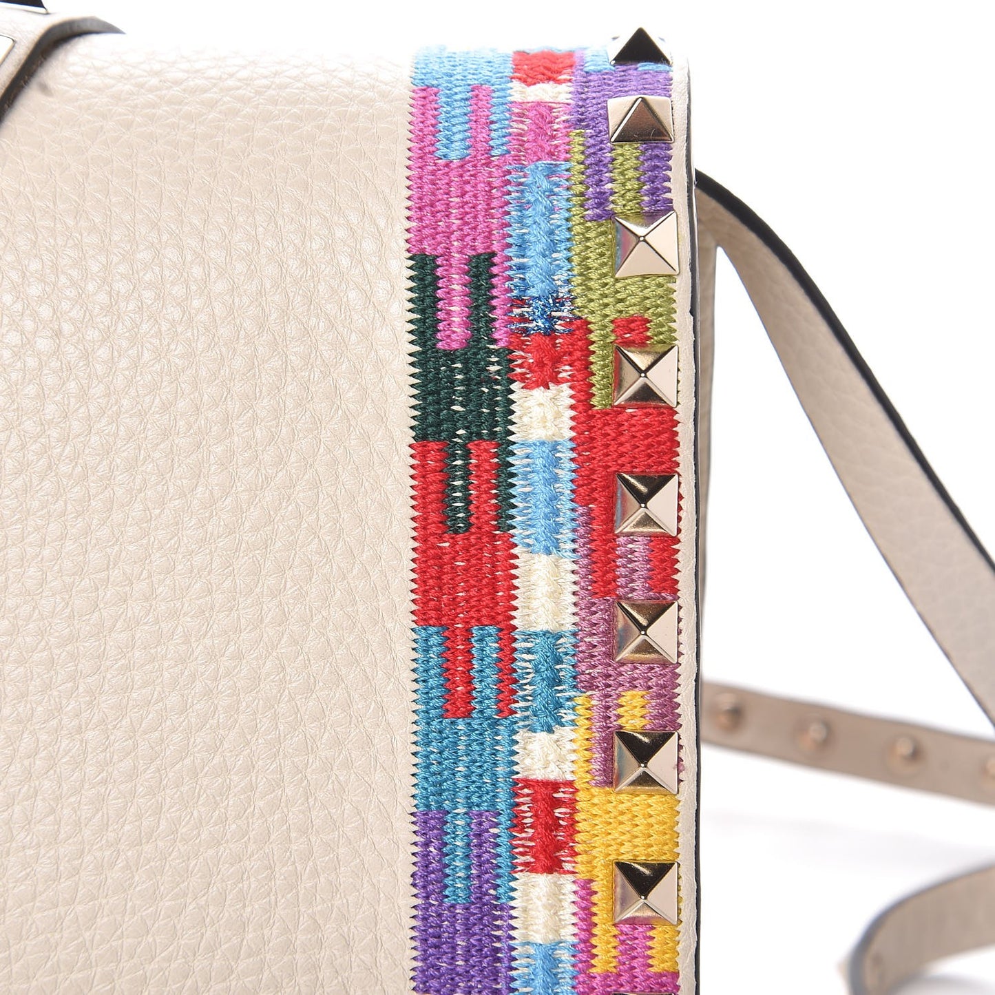 Pebbled Calfskin Embroidered Medium Rockstud Flip Lock Crossbody Bag Ivory