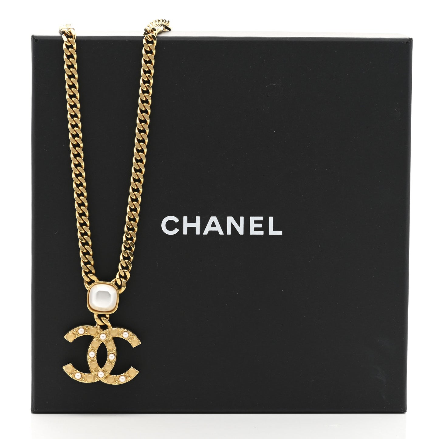 Metal Pearl CC Chain Pendant Necklace Gold