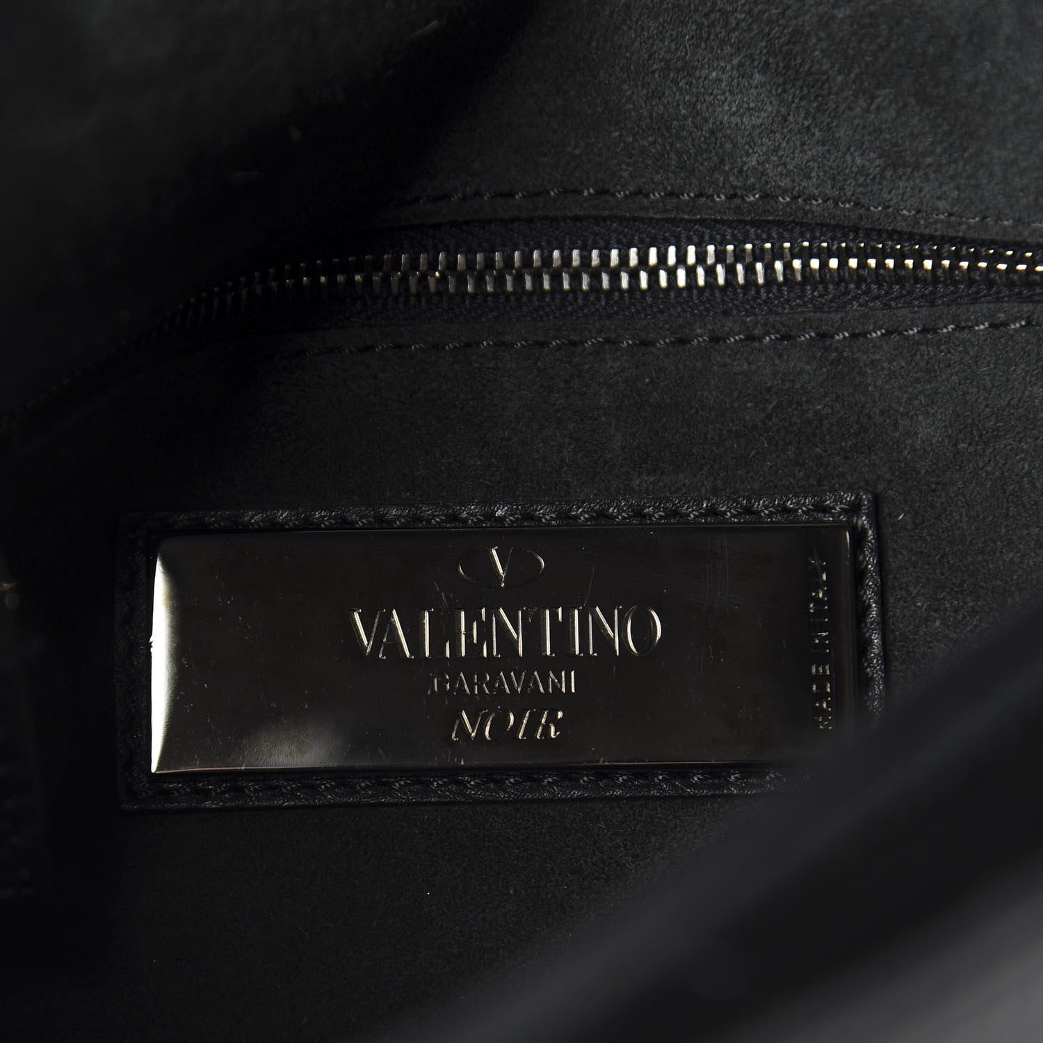 Valentino Garavani Pebbled Calfskin Rockstud Wristlet Clutch Black 9 of 10