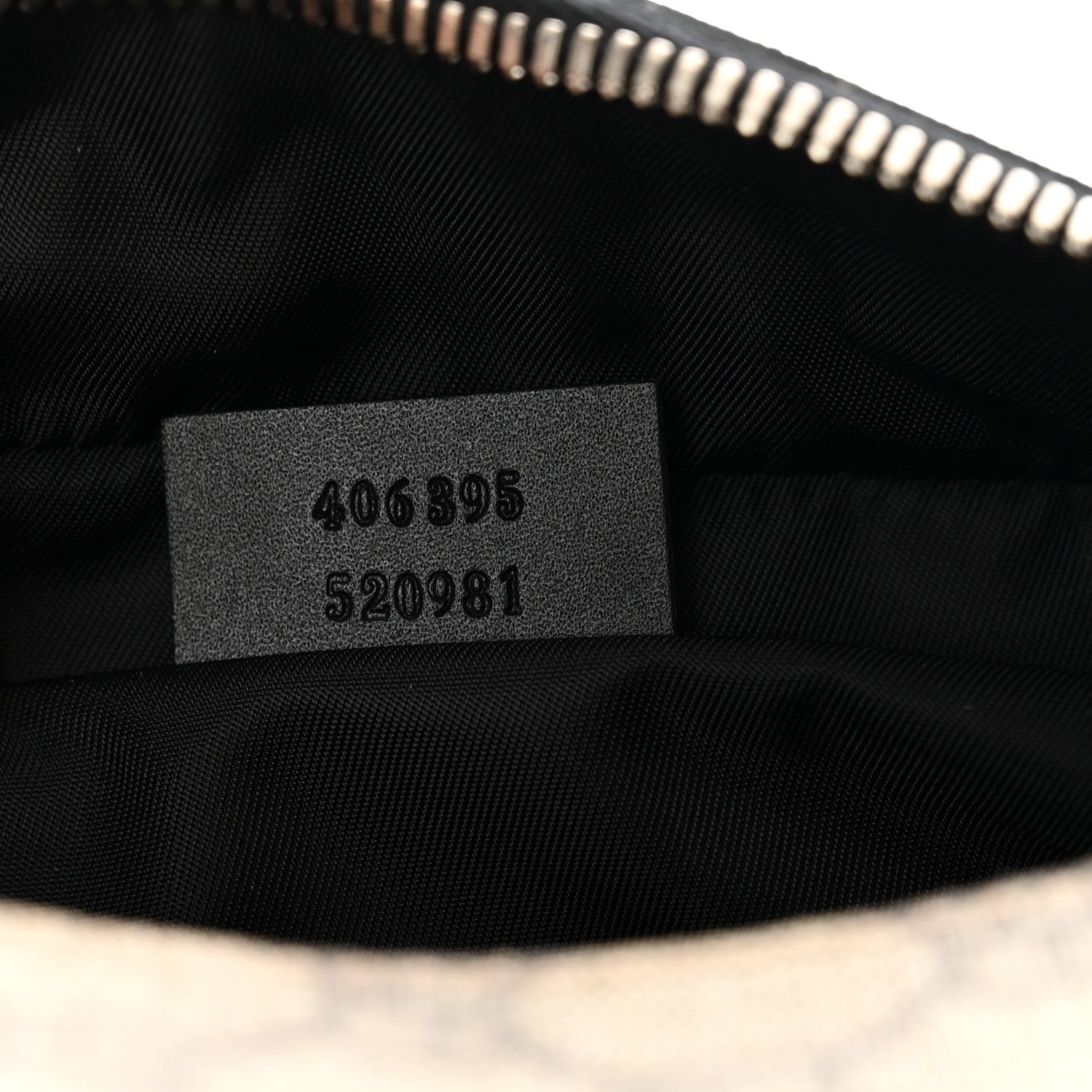 Gucci GG Supreme Monogram Toiletry Case Black 8 of 8