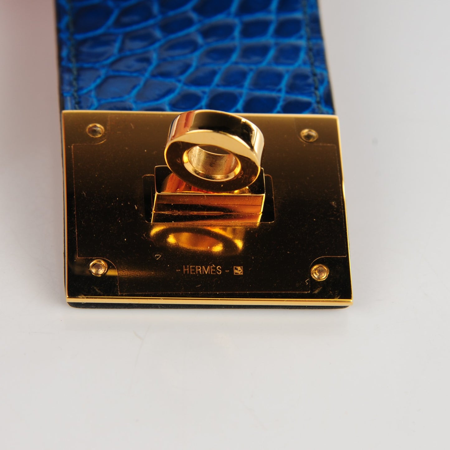 Shiny Alligator Kelly Dog Cuff Bleu Izmir