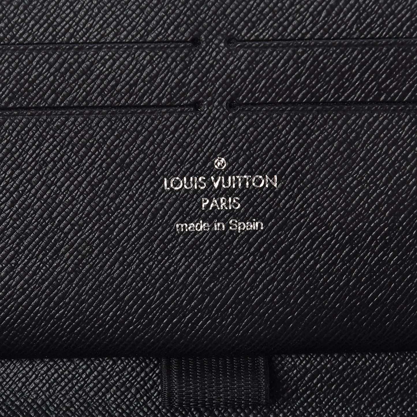 Damier Graphite Illustre Zippy Organizer Wallet