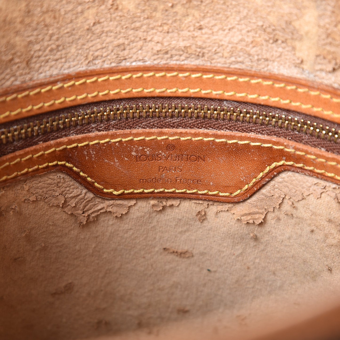 Monogram Petit Bucket 23