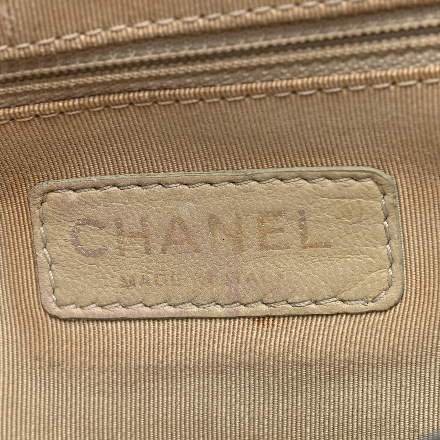 Washed Lambskin Quilted Medium Chain Around Messenger Black