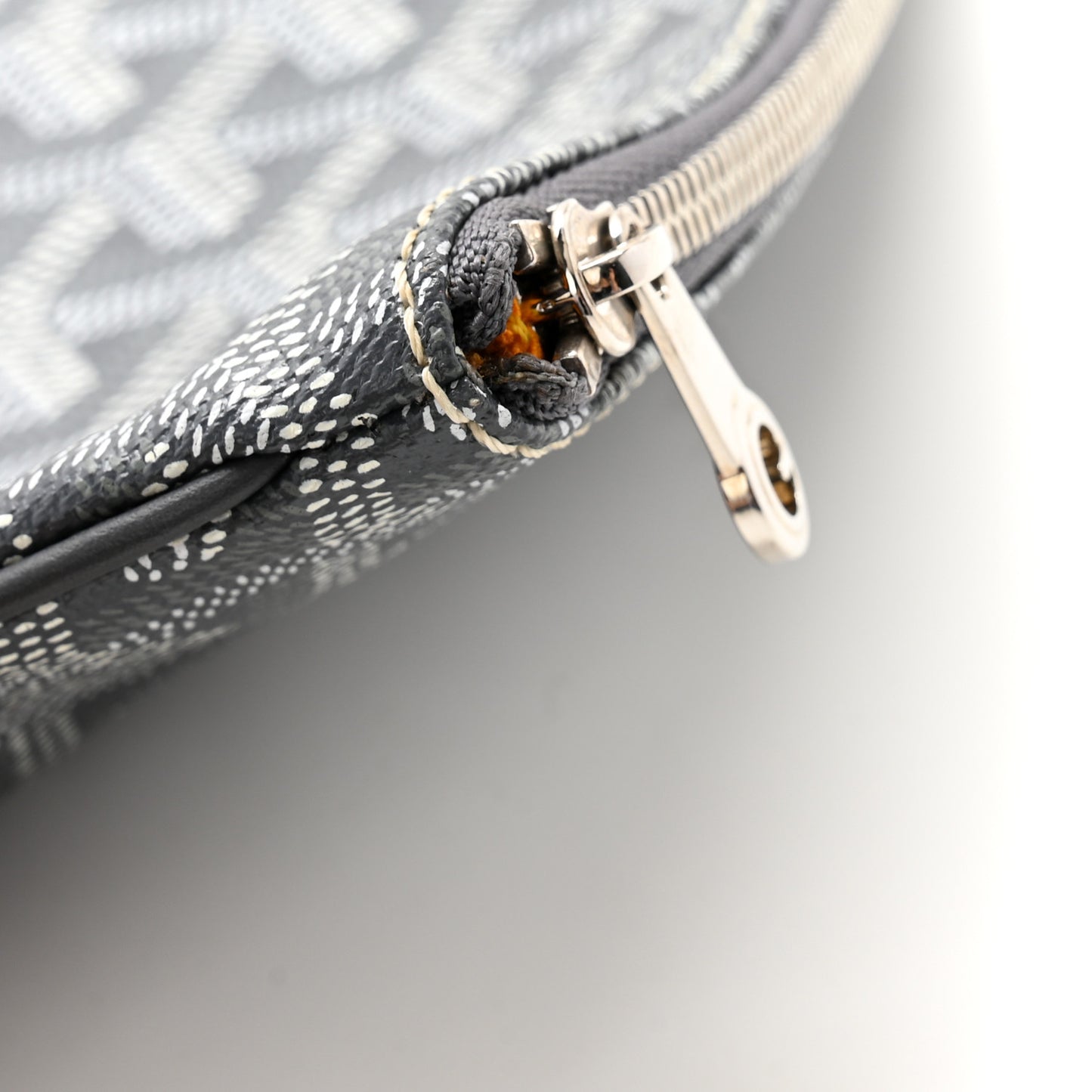 Goyardine Senat Pochette MM Grey