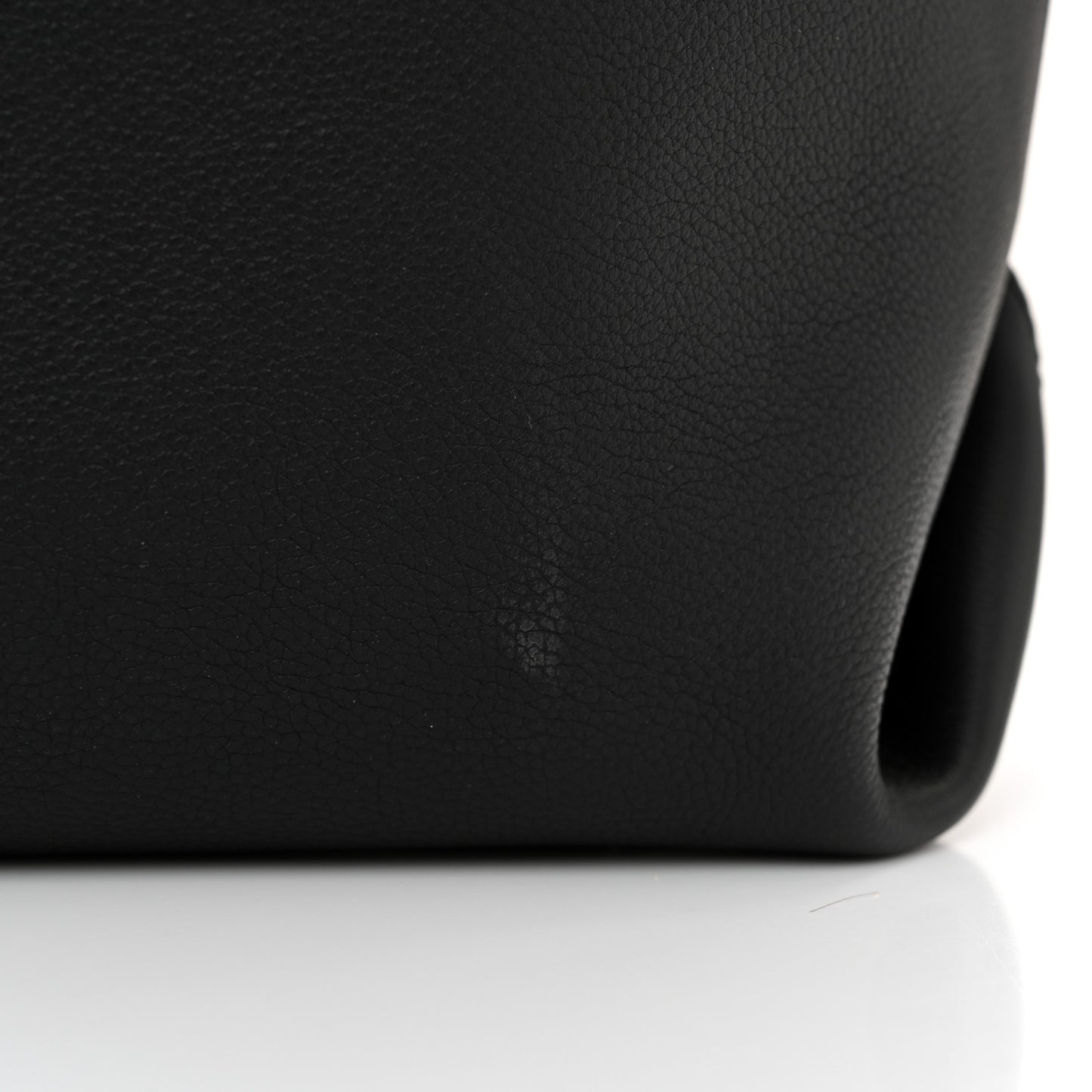 Grained Calfskin Low Key Cabas MM Black