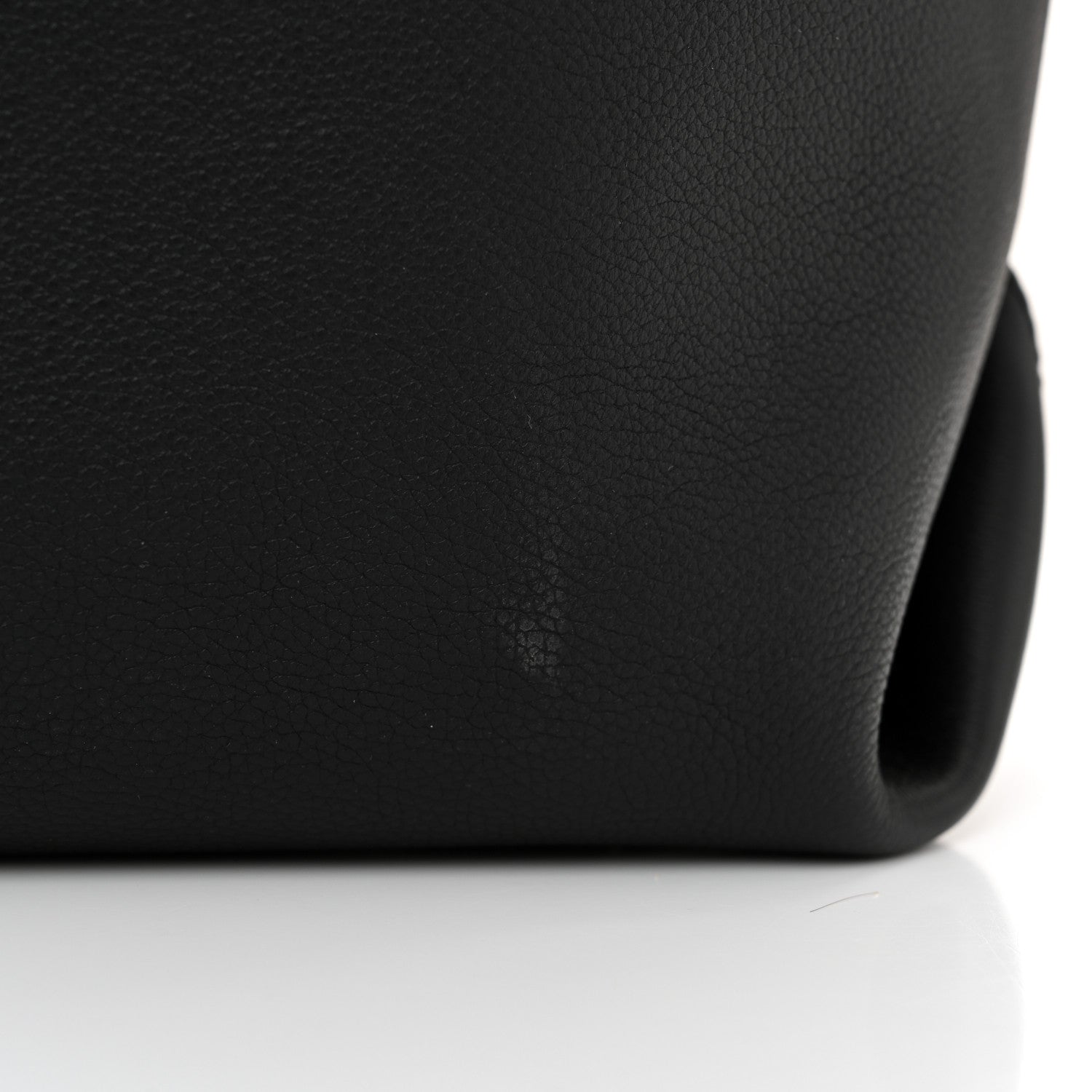 Louis Vuitton Grained Calfskin Low Key Cabas MM Black 11 of 11