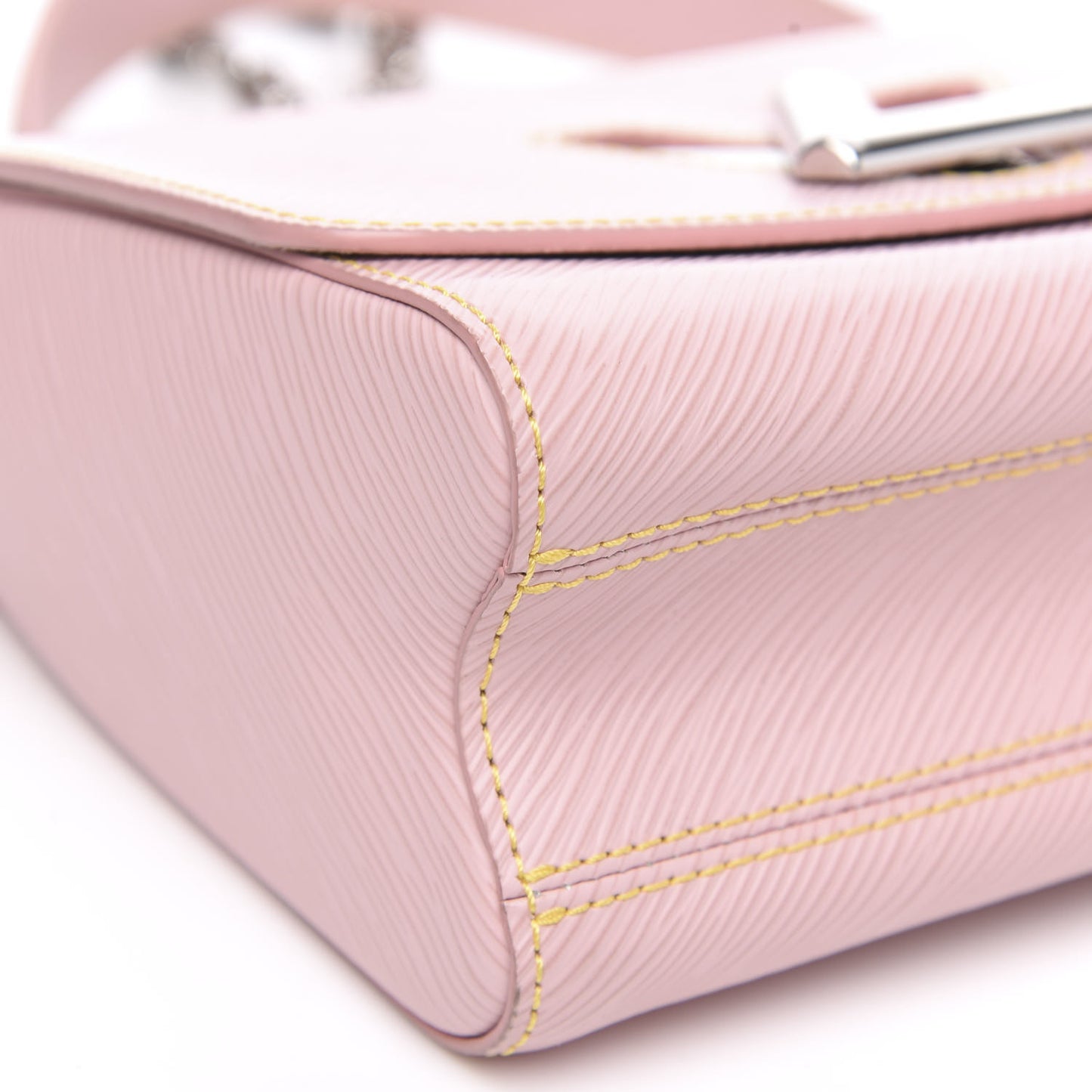 Epi Twist Shoulder Bag MM Rose Ballerine