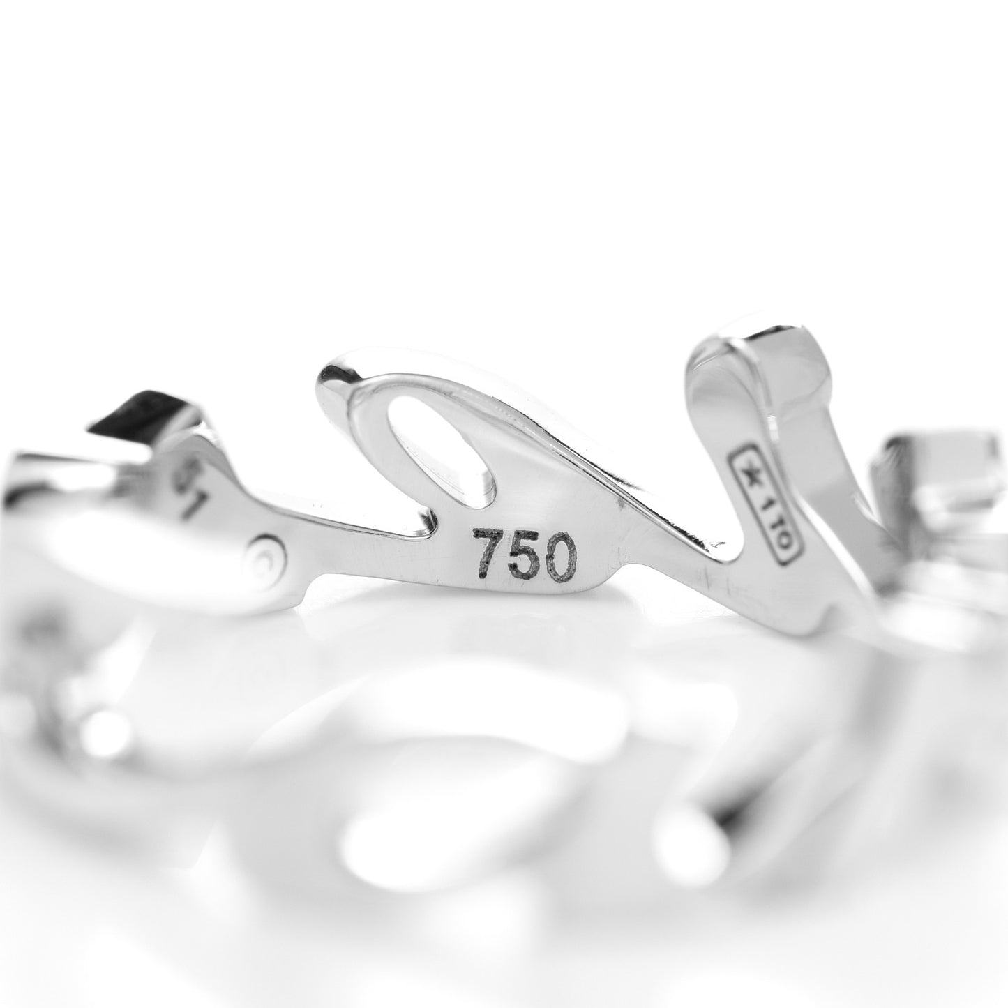 18K White Gold Signature Ring 51 5.75
