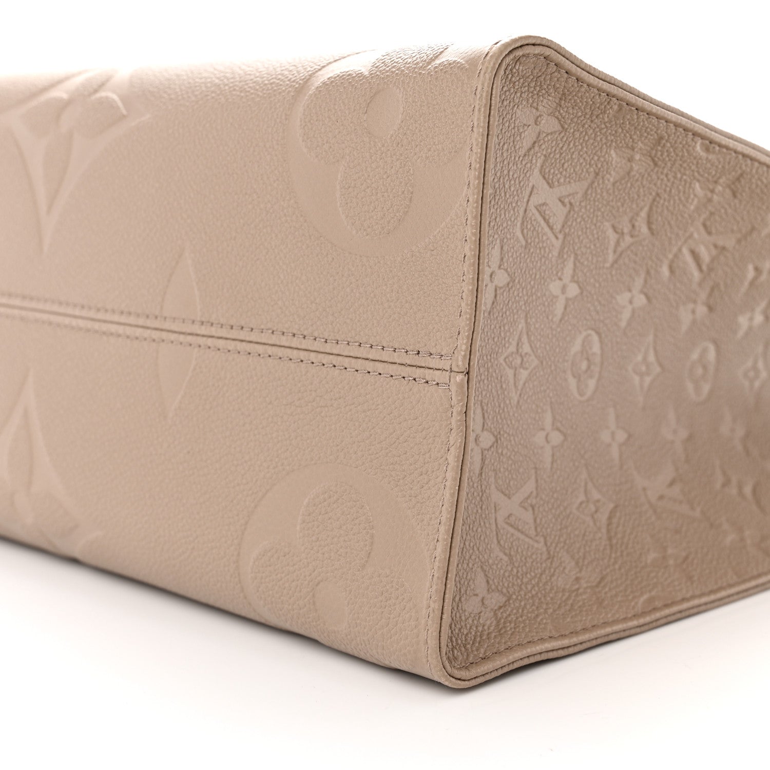 Louis Vuitton Empreinte Monogram Giant Onthego MM Tourterelle 9 of 9